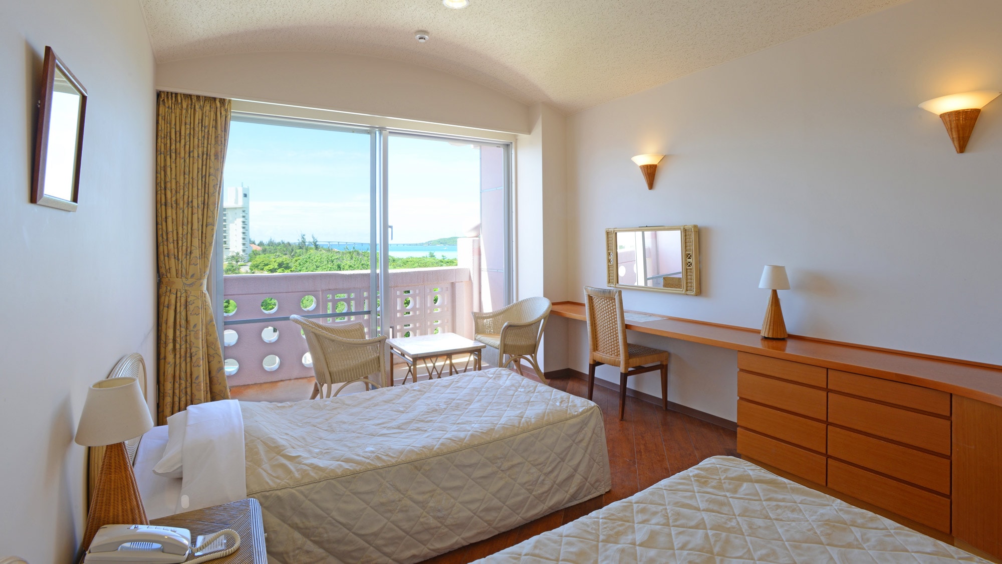 [Twin] Crystal Village (New Wing) - Relax in a simple and calm space and enjoy Okinawa time.