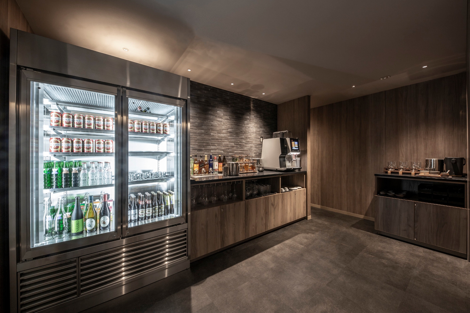 アイコニックラウンジ 