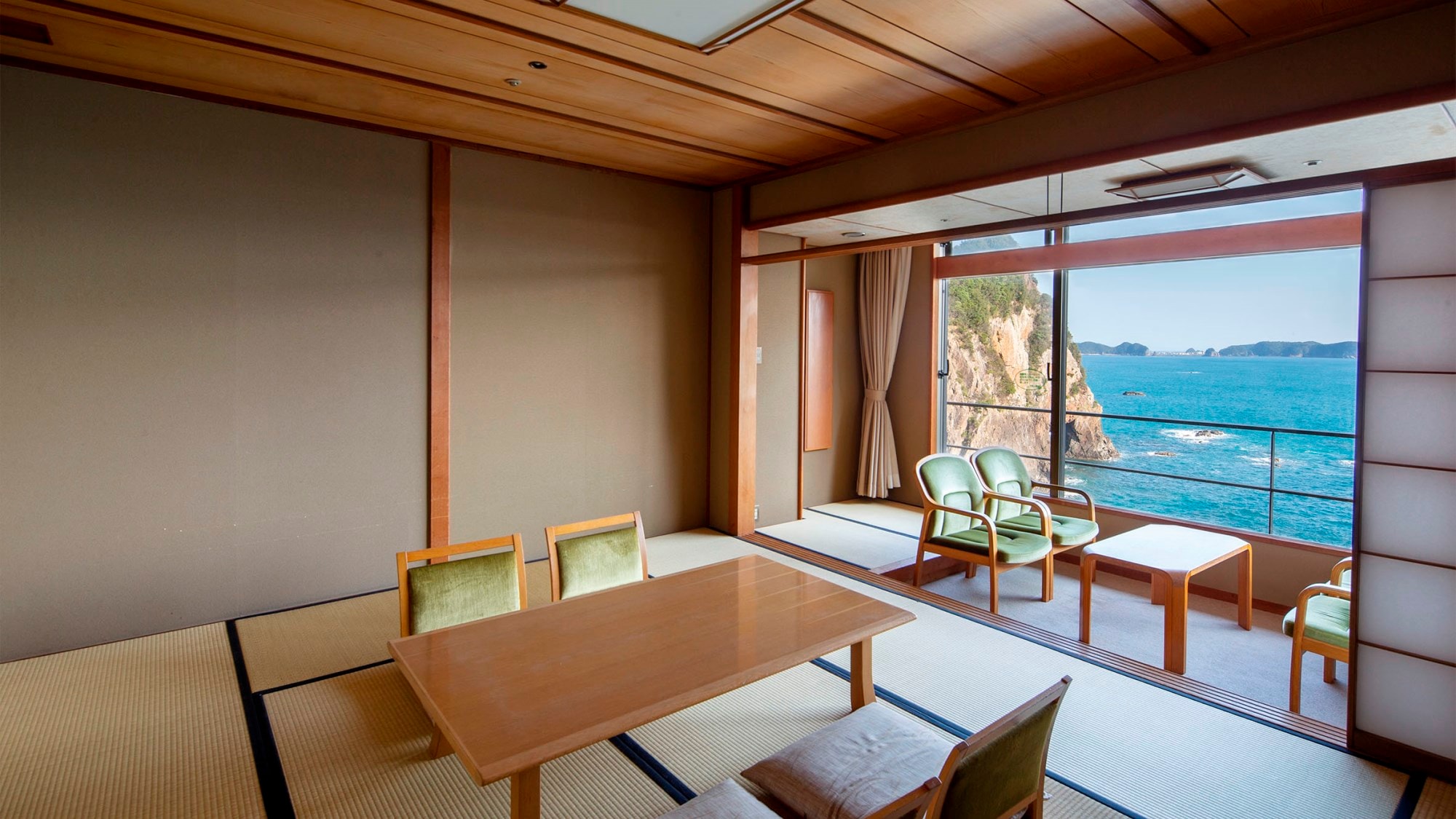 Nisshokan Japanese-style room (Pacific side)