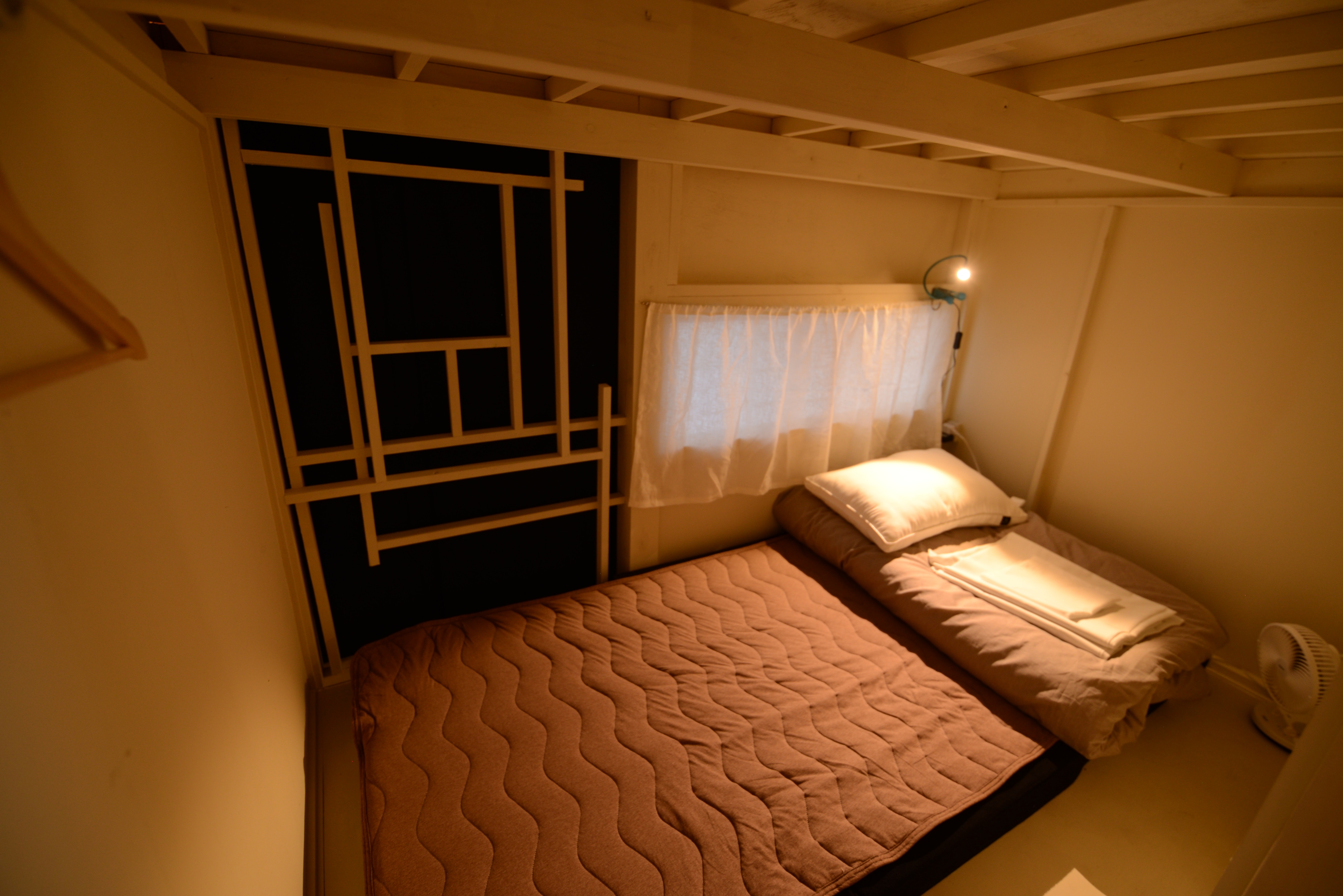 Unisex dormitory bed photo
