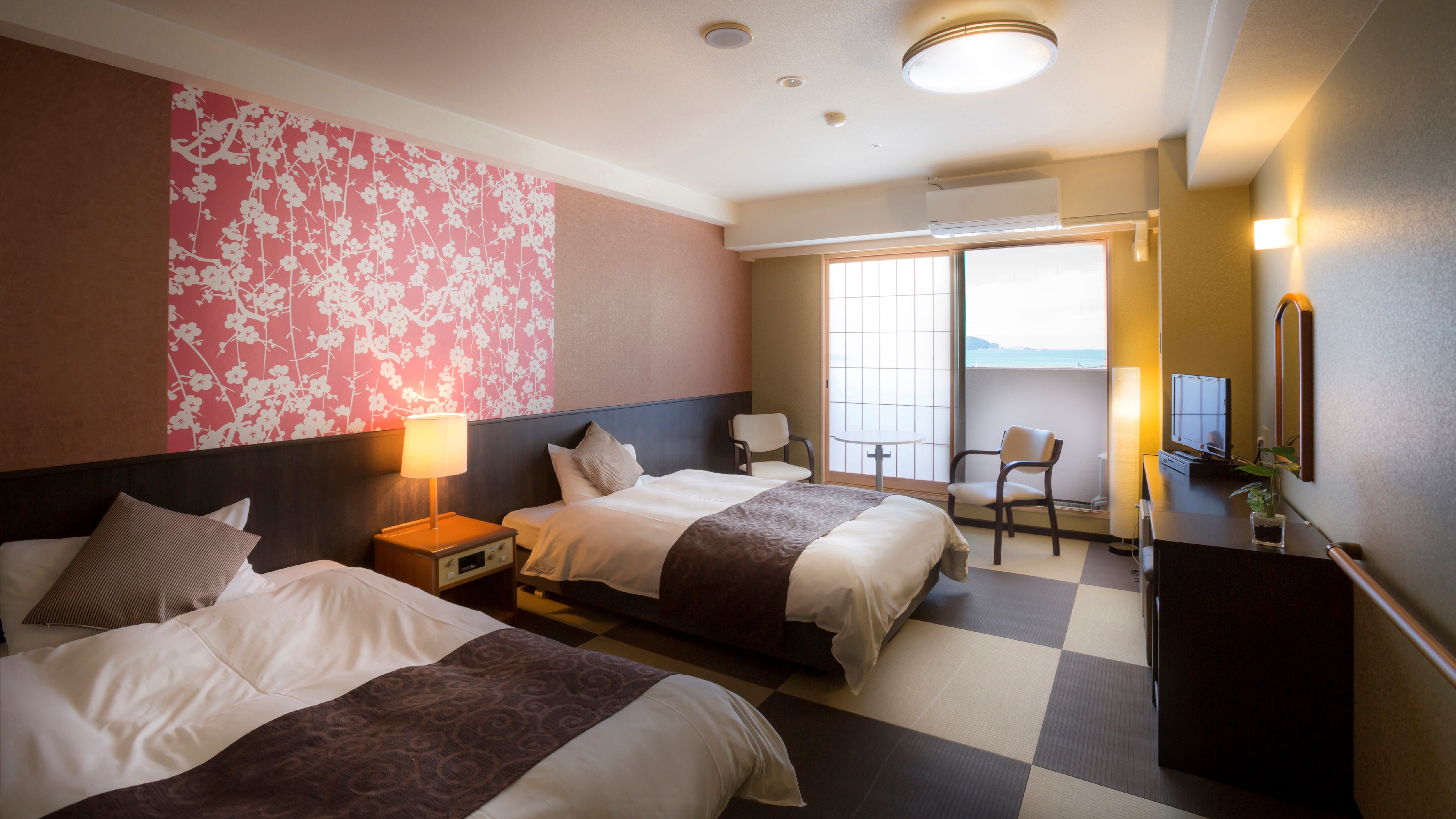Renewal Japanese modern twin room example (plum)