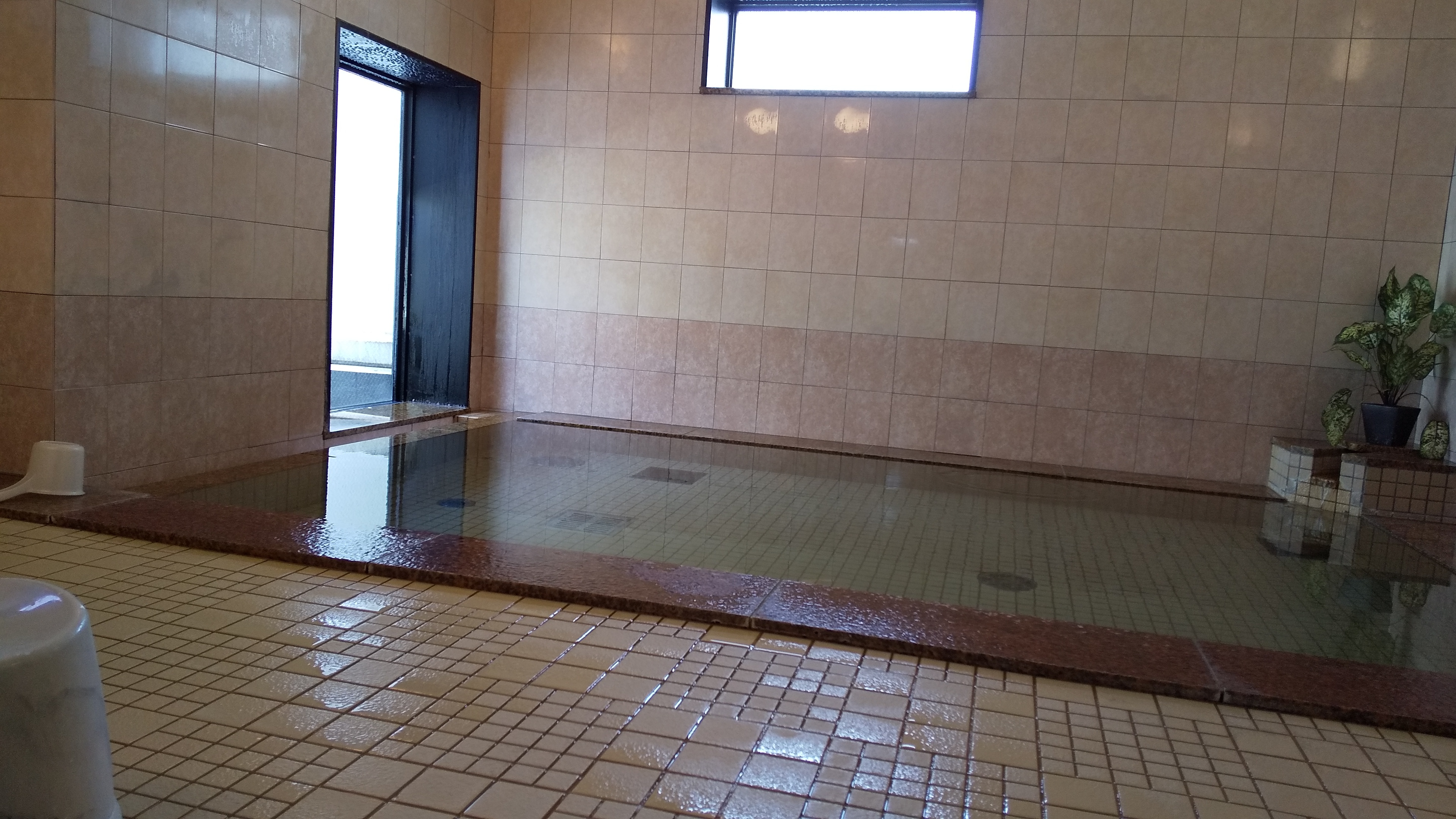 Kamar mandi besar pria