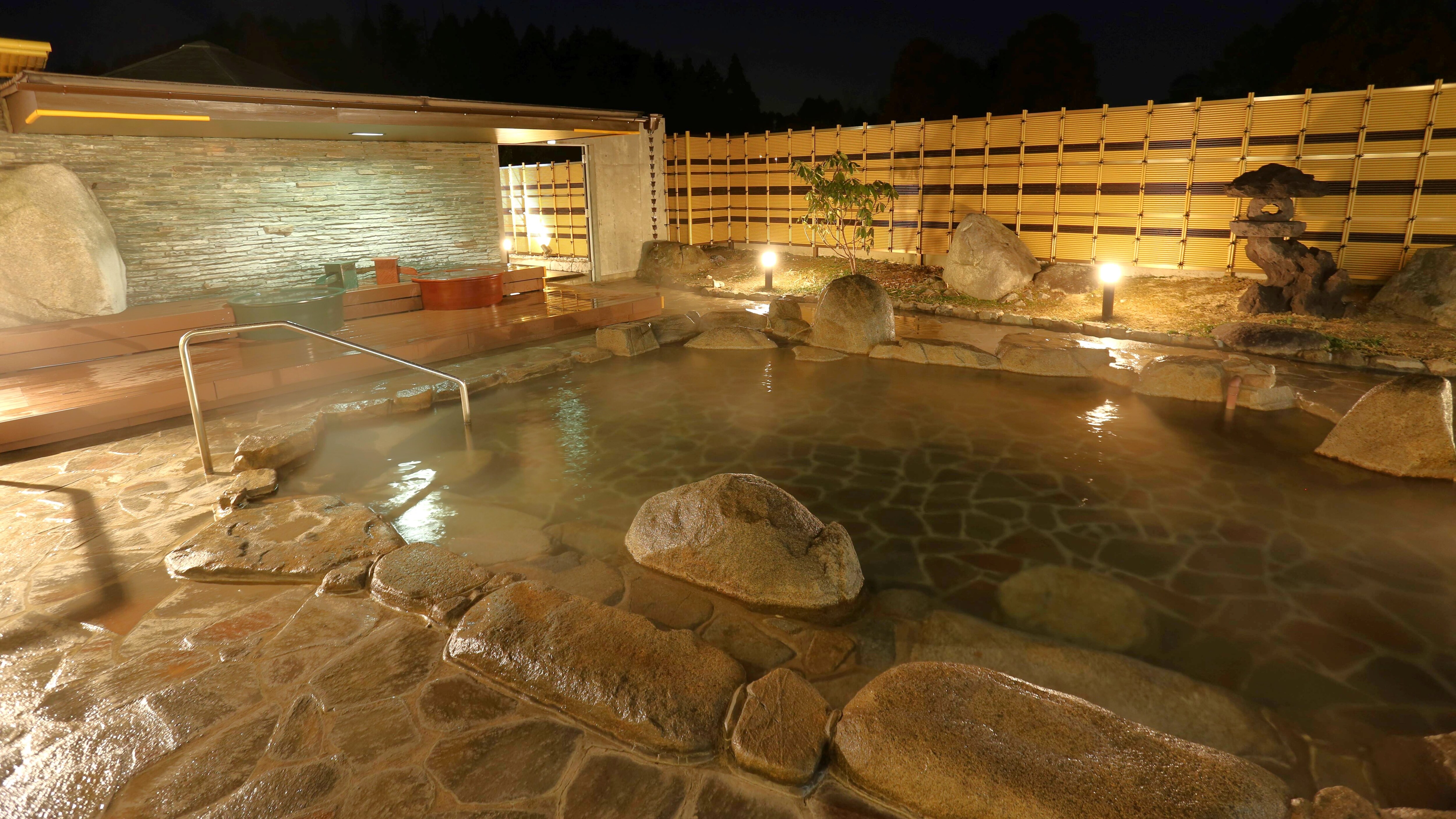 샤쿠나게 노천탕