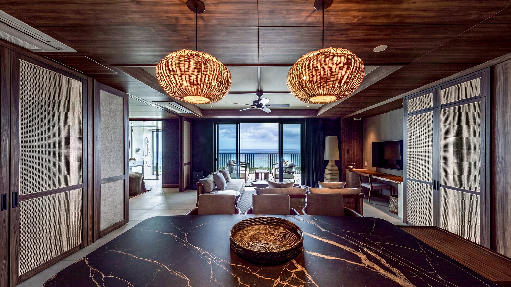 Corner Deluxe Suite