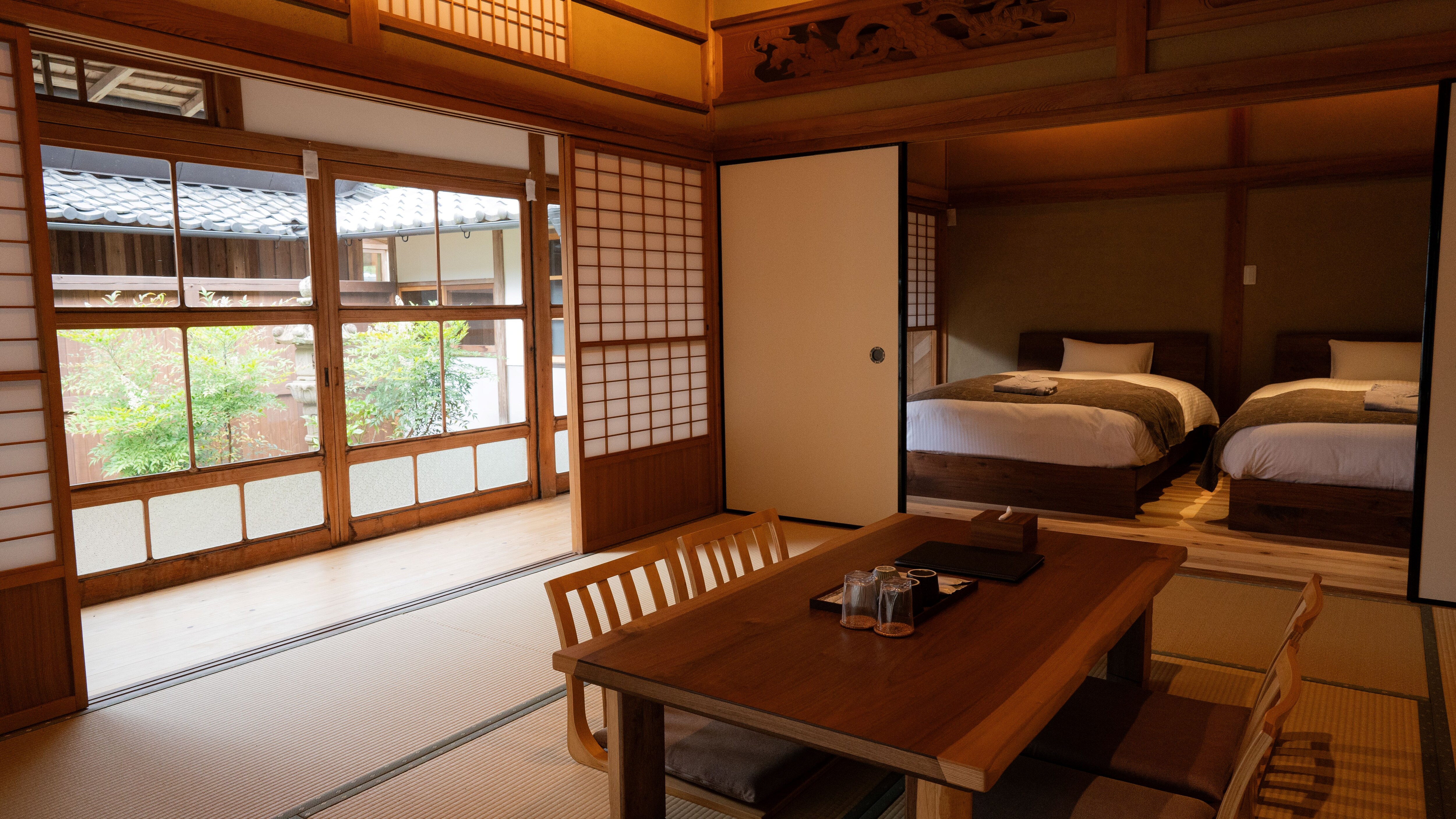 Annex (1 facing the veranda)