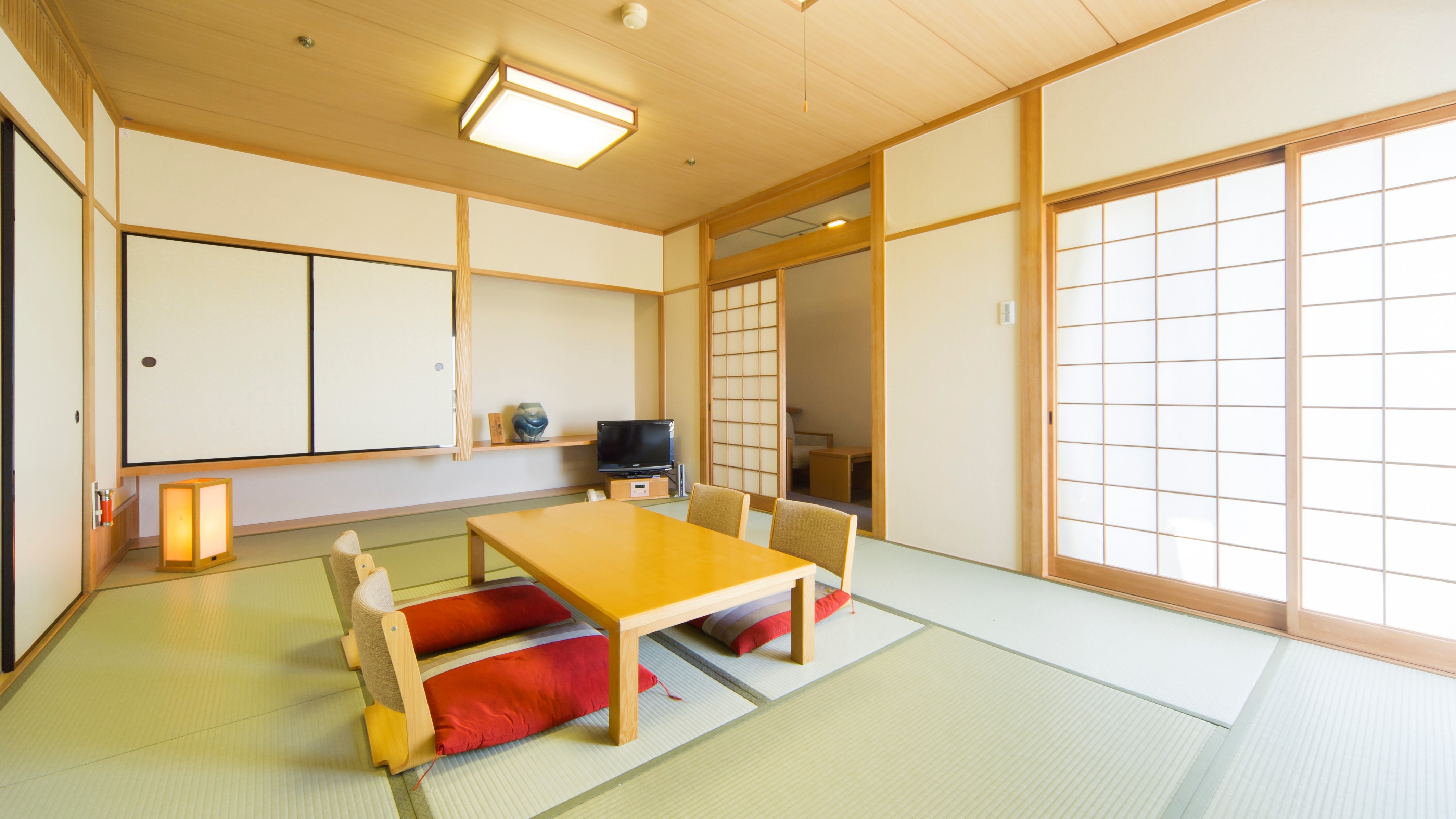 Special Japanese-style room (12 tatami mats)