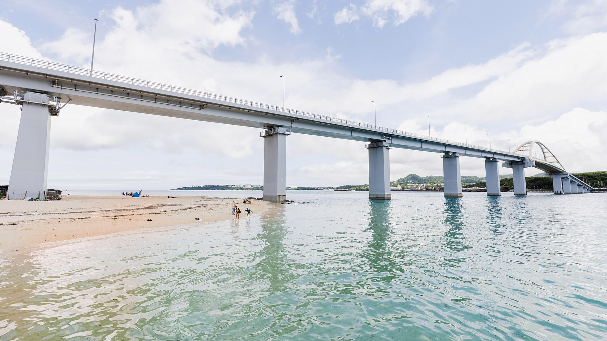 ・[Beach] Enjoy sea activities that are hard to find in the city.