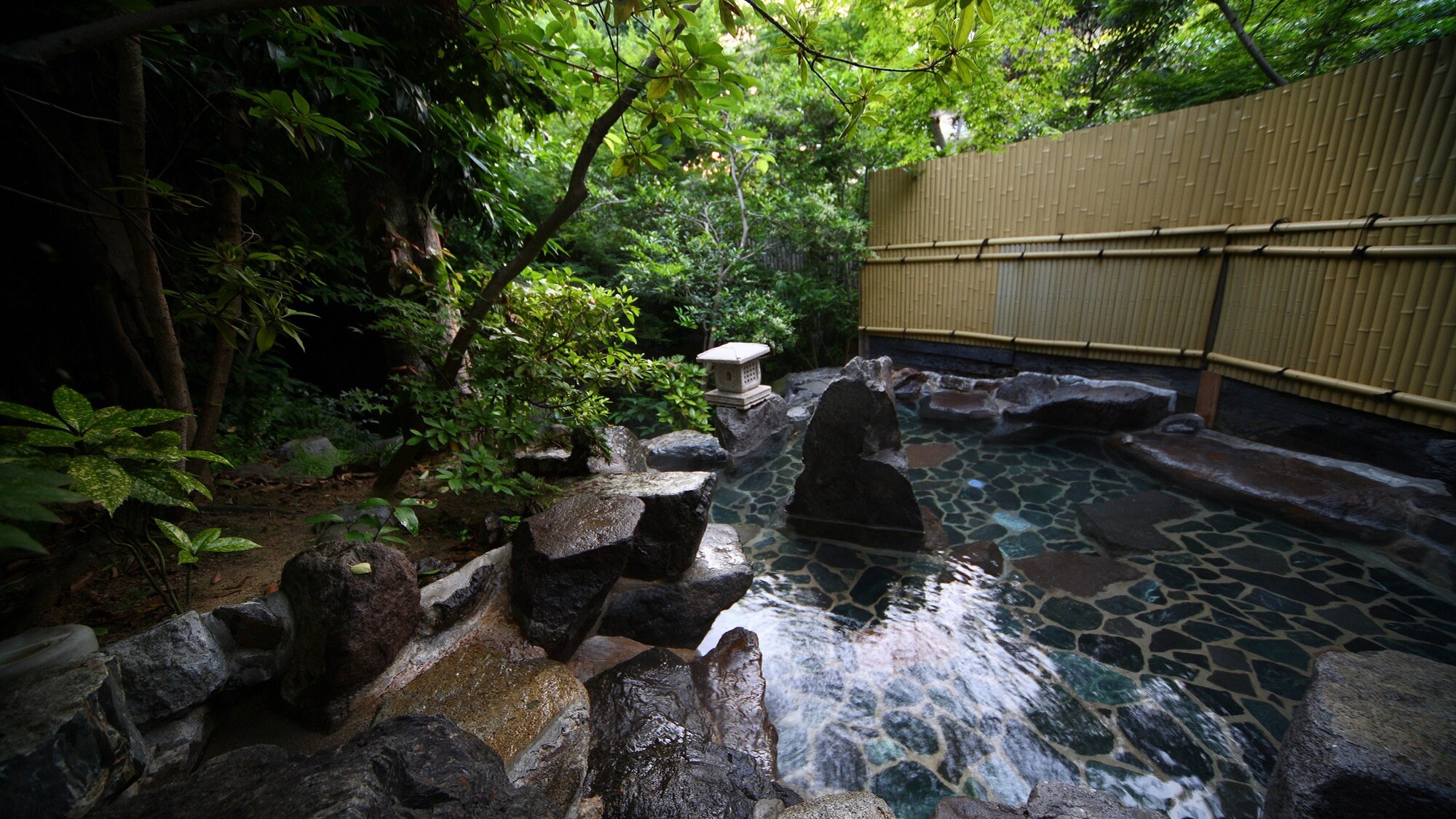 [Private open-air bath/Takimi no Yu] ~2,000 yen for 50 minutes/reservation required~