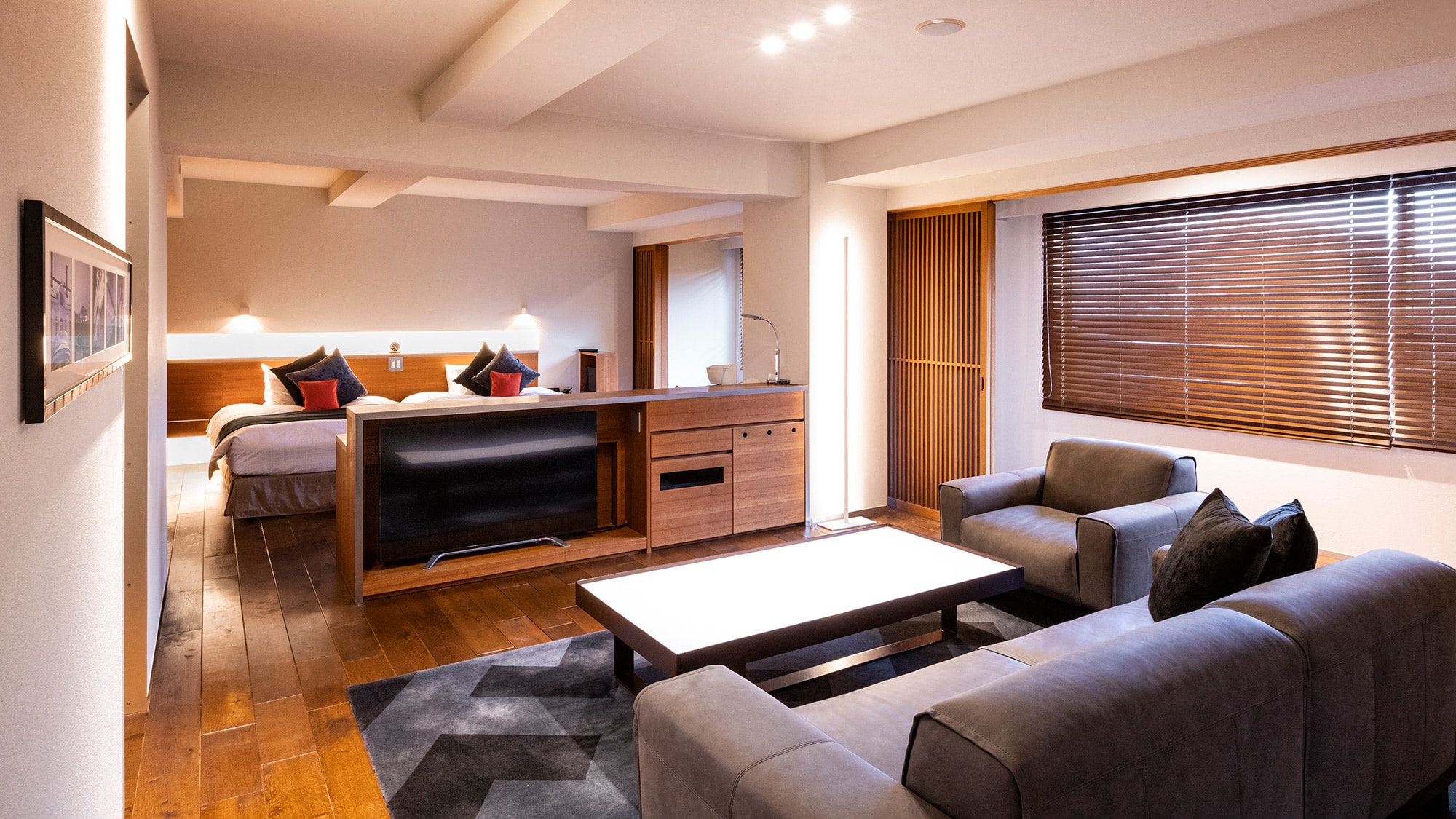 [Luxury Suite Japanese-Western Room] Stylishly designed bedroom and living room.
