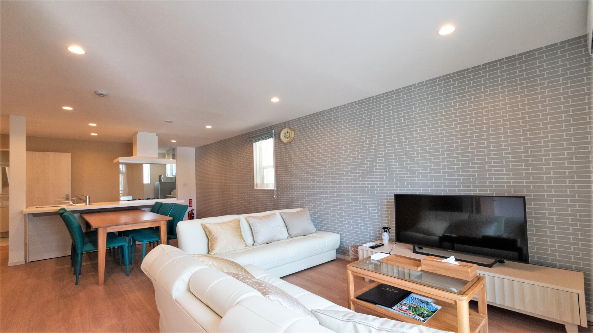 Family Suite (90 square meters)