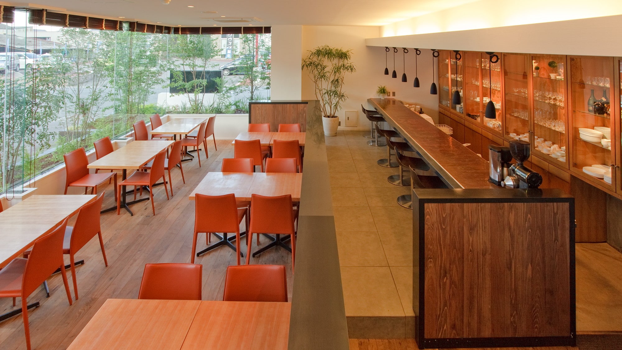 [Restaurant] We offer light breakfast to hearty breakfast.