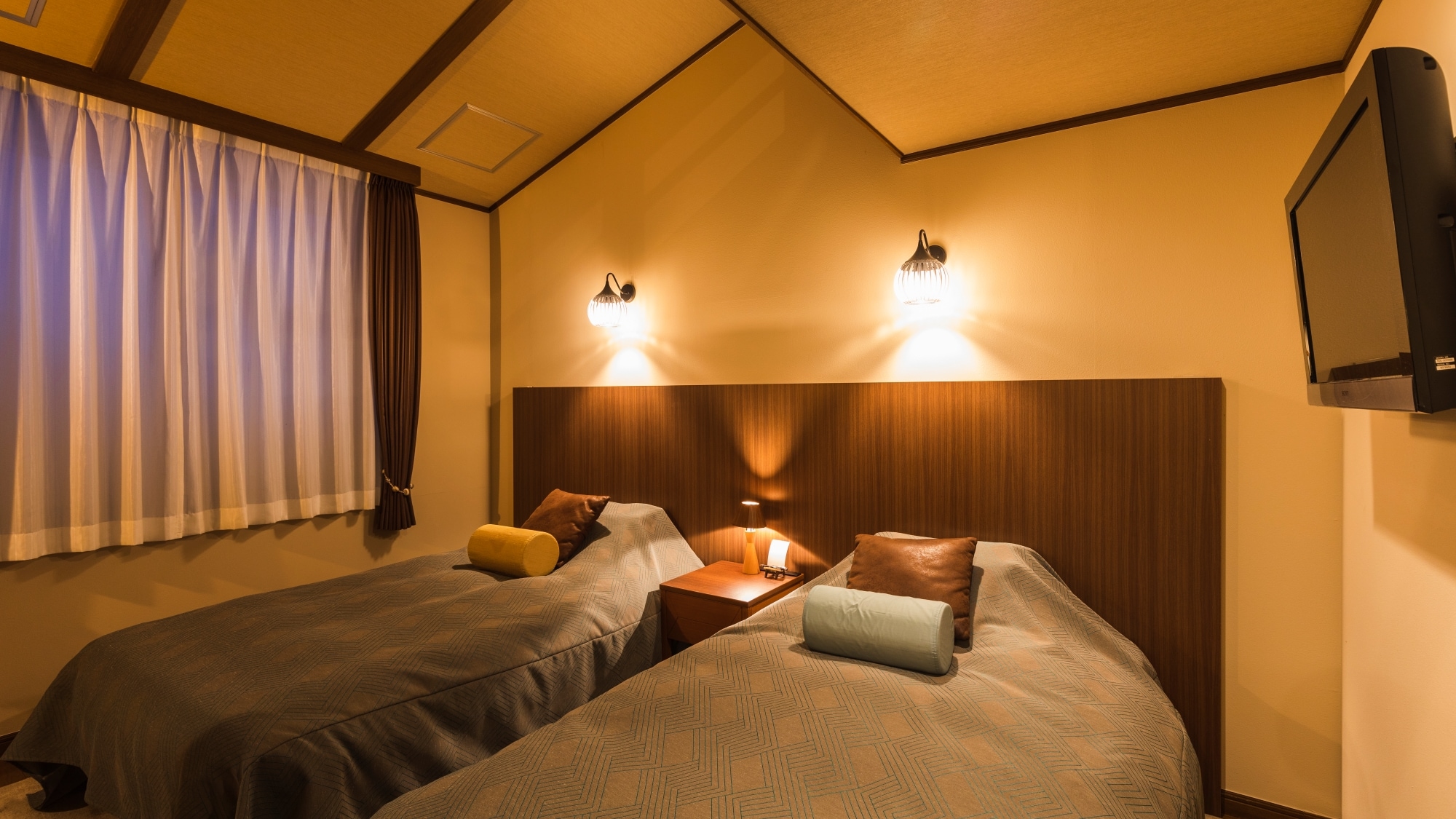 [Duplex Twin] Beds manufactured by Nippon Bed Co., Ltd. are installed for the best sleep and relaxation.