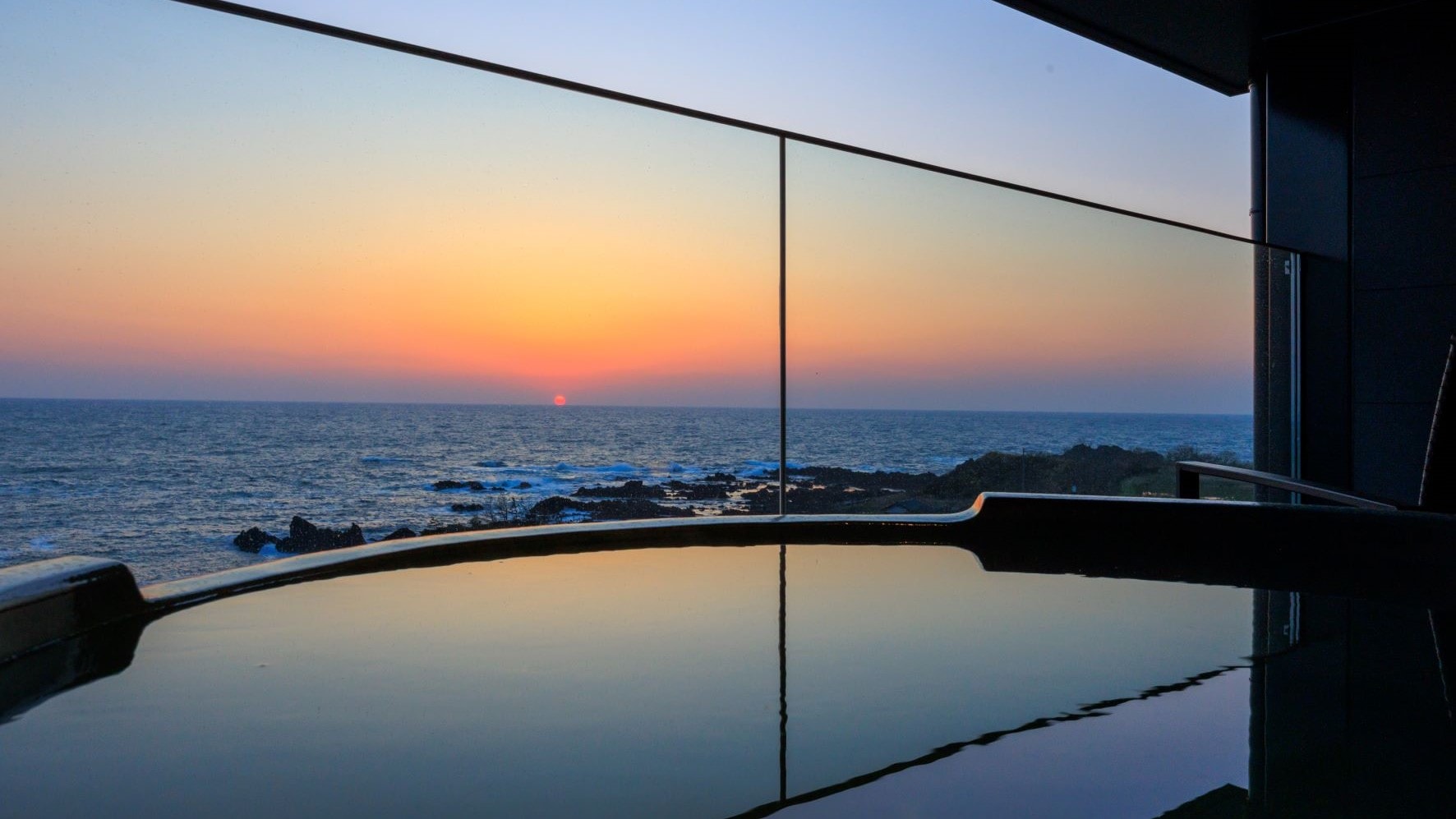 ▲Ocean terrace with open-air bath - Enjoy the sunset over the Sea of Japan all to yourself