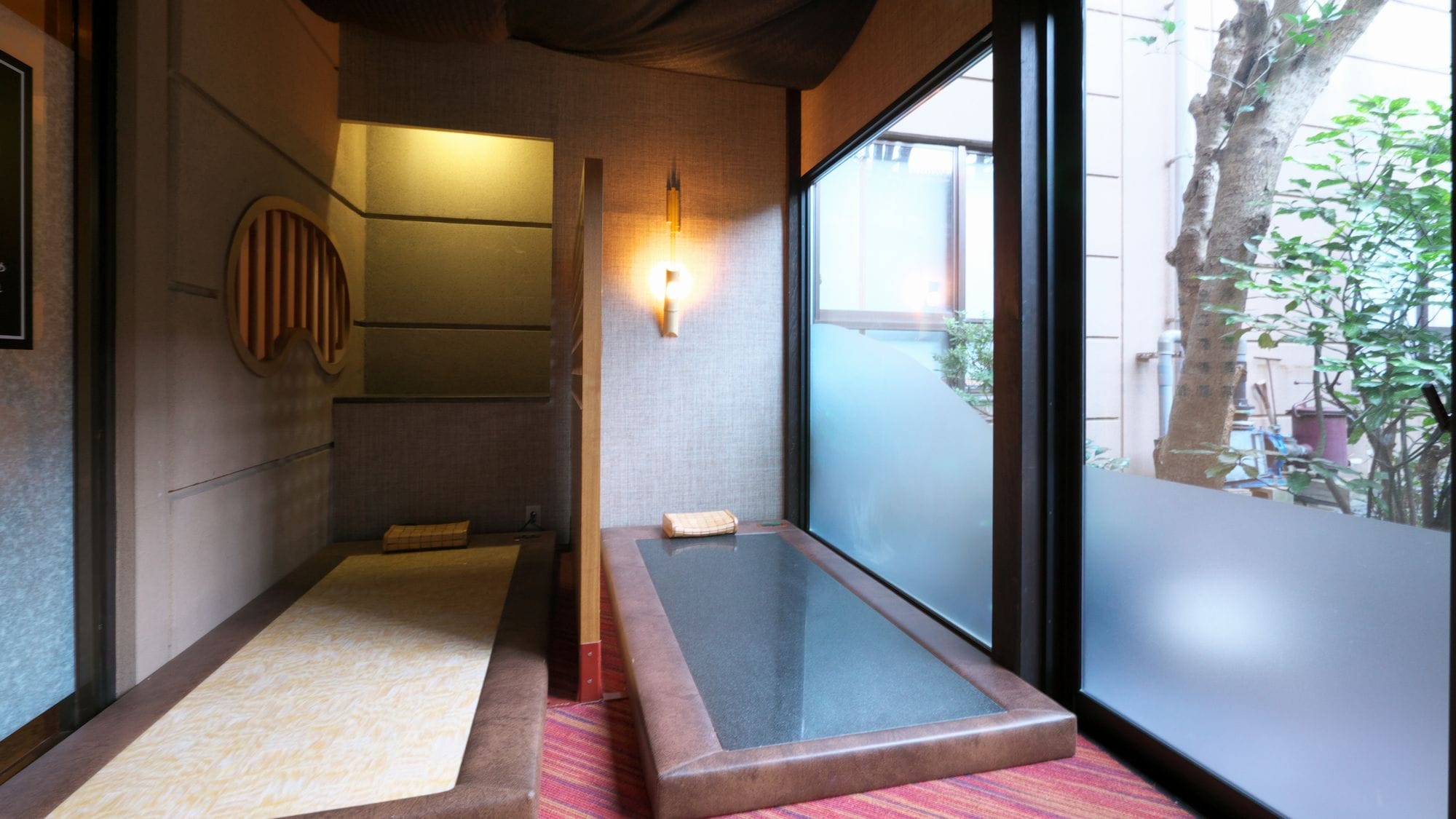 [Rock bath] *Please enjoy a relaxing rest on the gently warm floor.