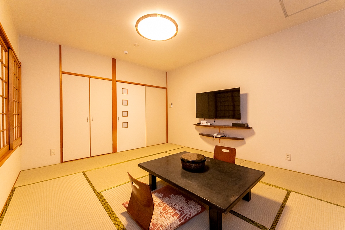 10-tatami Japanese-style room (with bathroom)