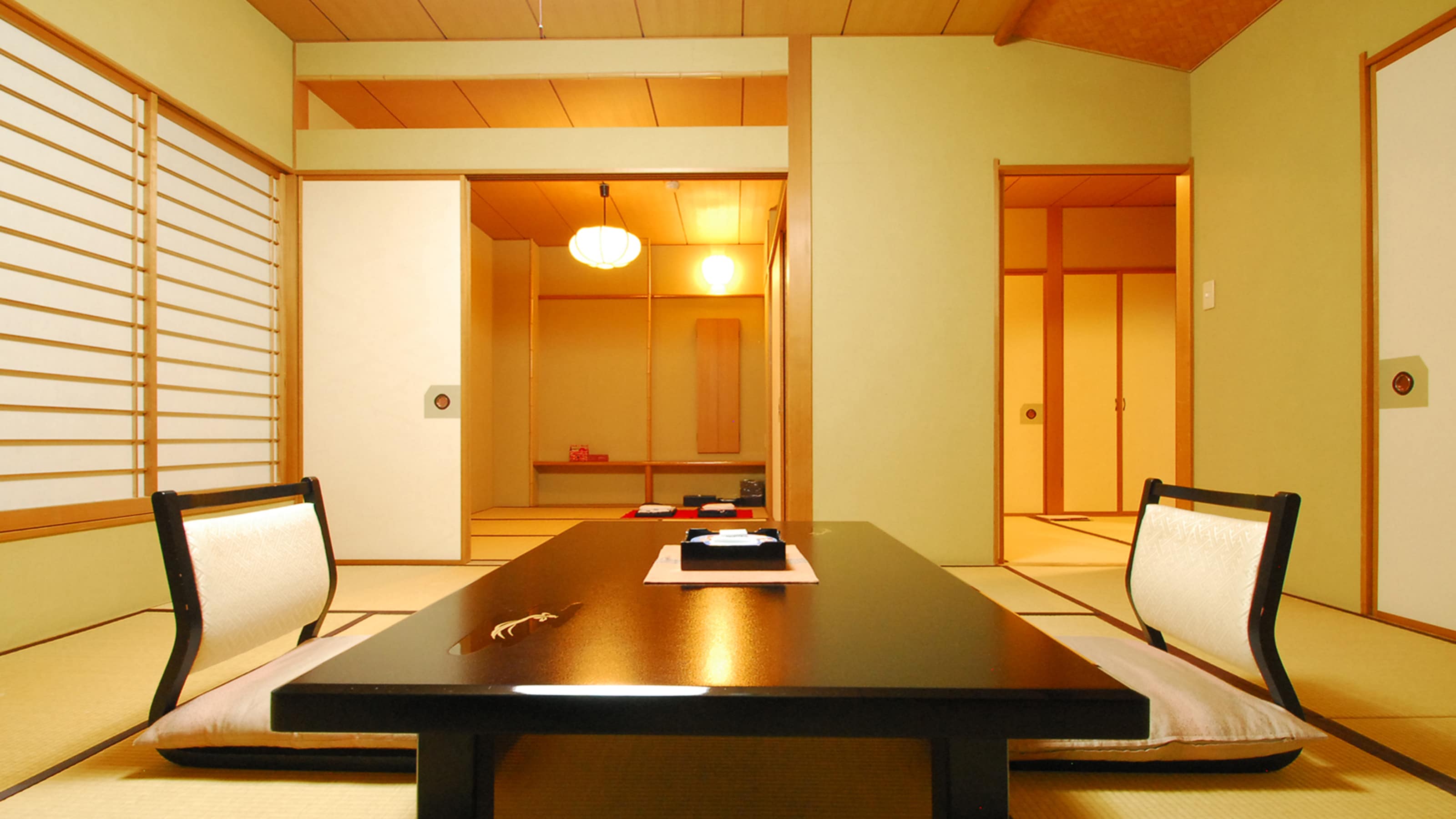 ** [鼓：Sukiya-zukuri Next Room（10張榻榻米+4.5張榻榻米或8張榻榻米+6張榻榻米）示例]具有日本氛圍的客房