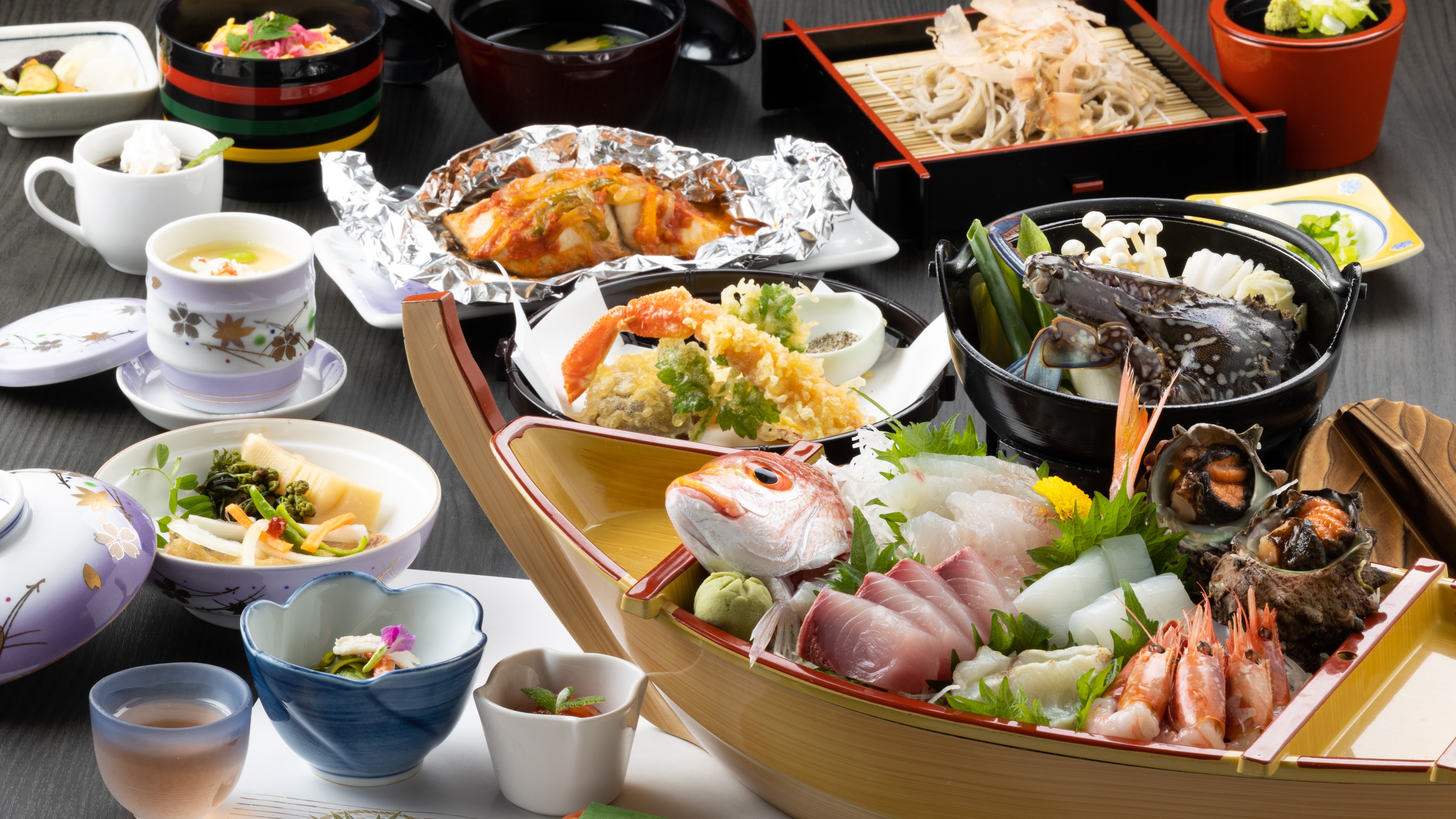 Spring, Summer and Autumn Kaiseki Course with Boat-Style Platter