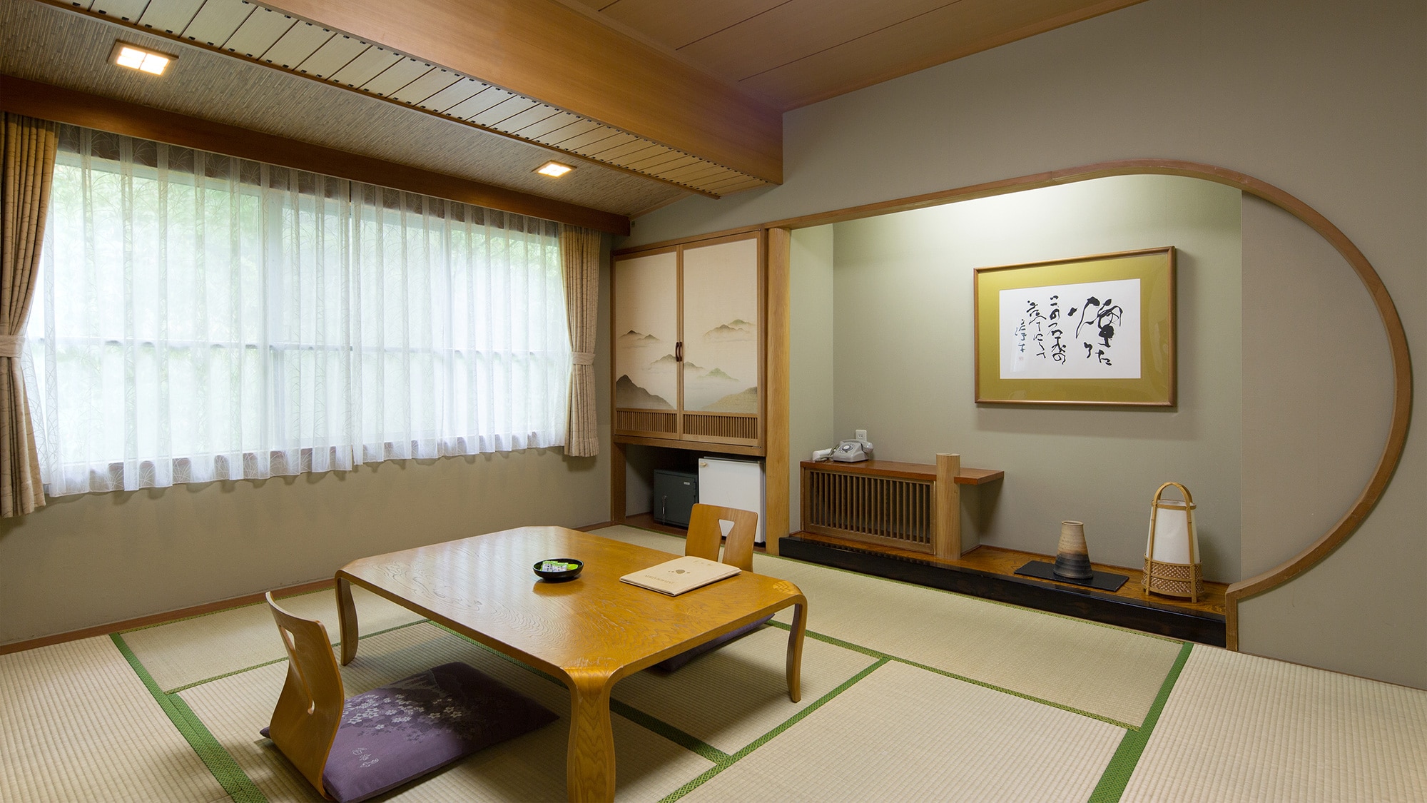【일본식 방】 순 일본식 구조의 일본식 방. 이불로 쉬고 싶은 분에게 추천하는 방입니다.