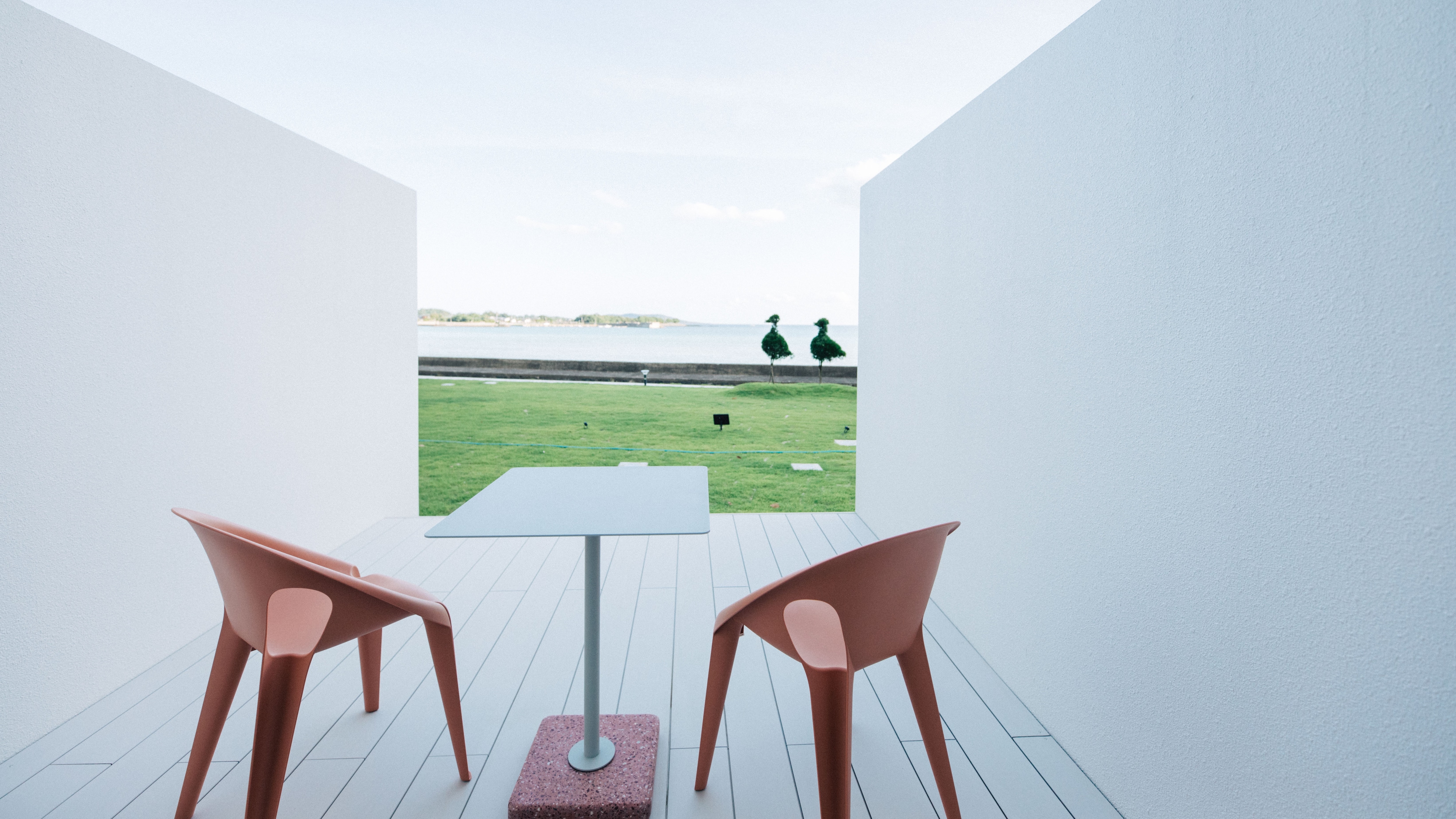 [Loft Room] Enjoy coffee time or a cup while watching the stars on the terrace that connects to the sea.