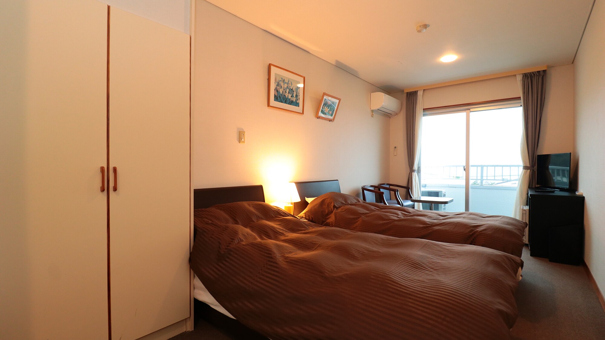 Twin room - Recommended for couples and married couples*