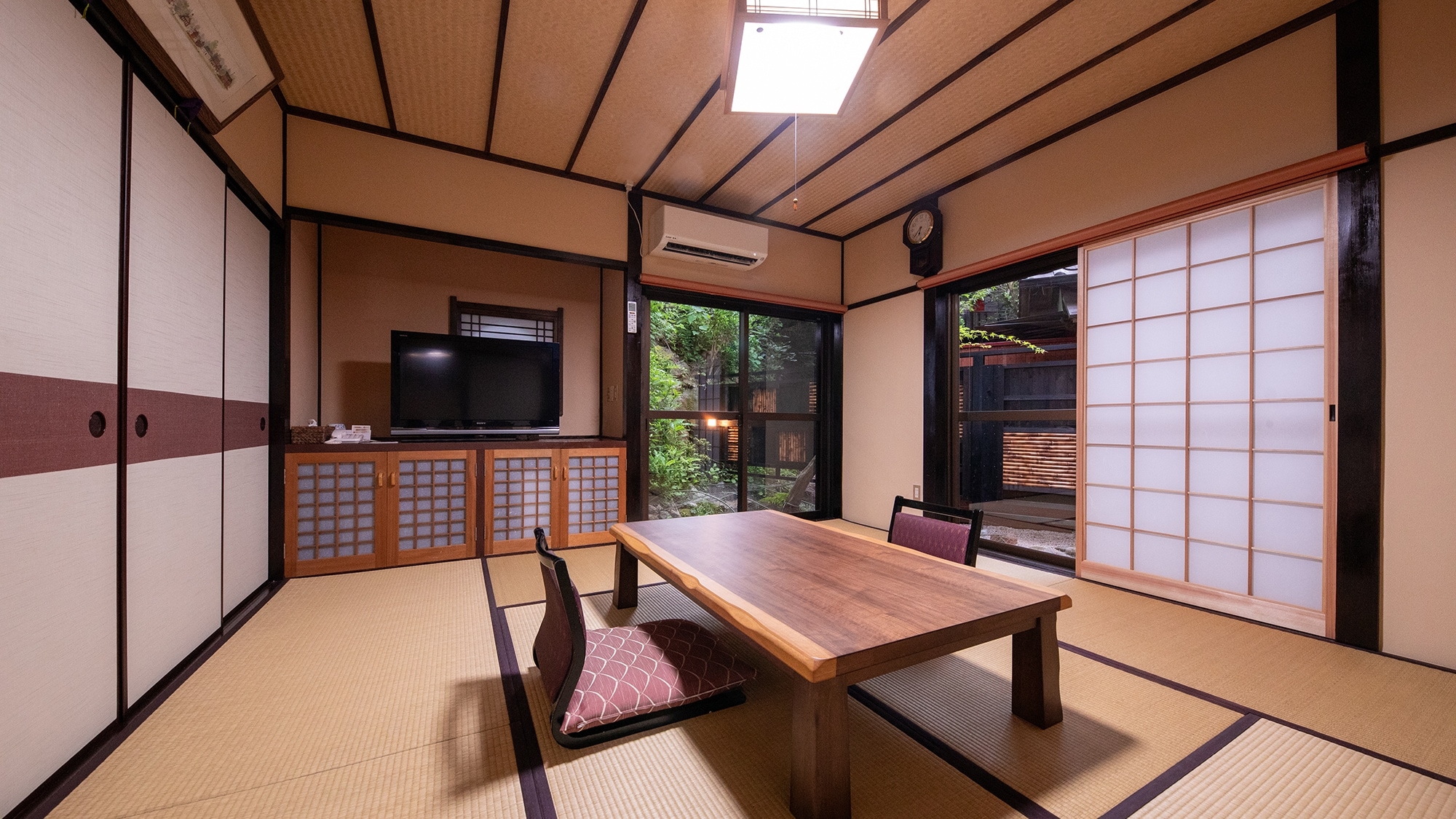 [Higurashi] Separate guest room_6 tatami mats + 4.5 tatami mats_with open-air bath A Japanese-style room where you can feel the four seasons and enjoy a dialogue with nature