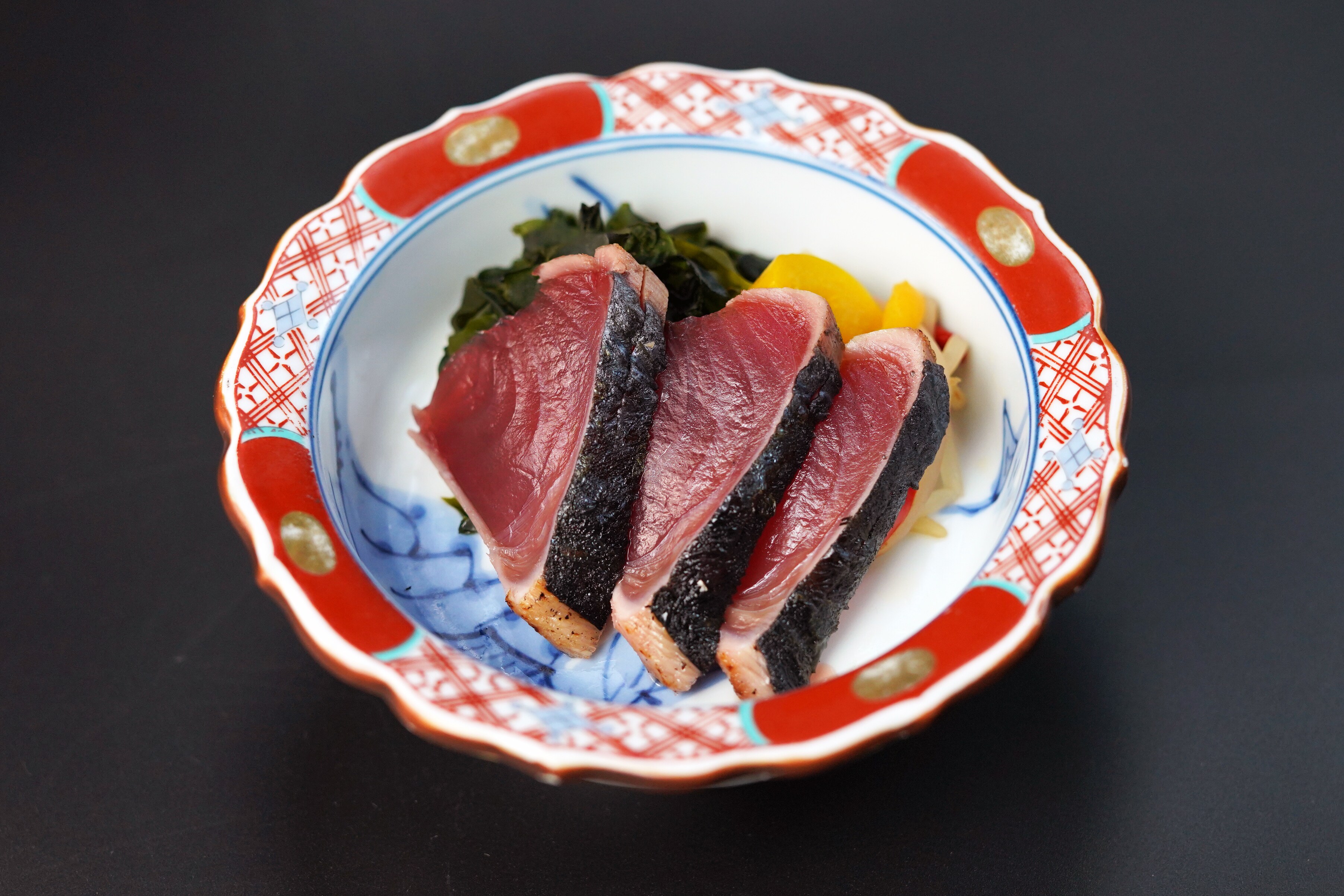 Cá ngừ áp chảo sốt ponzu