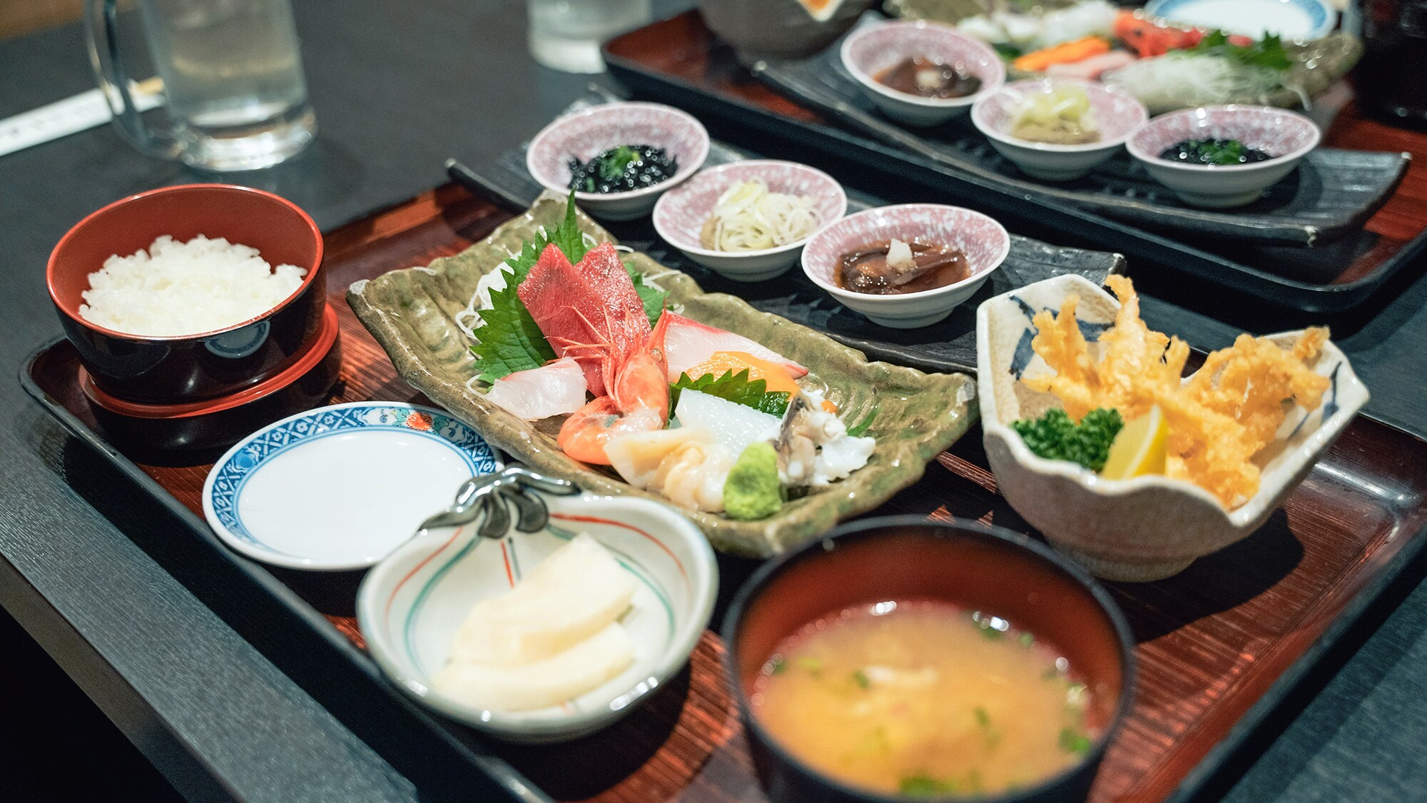[Kazakura] This is Toyama! A seafood-filled set meal.