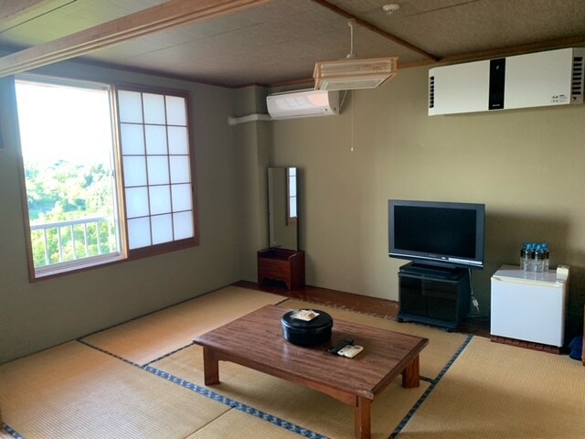 Japanese-Western style room Japanese style room with air purifier