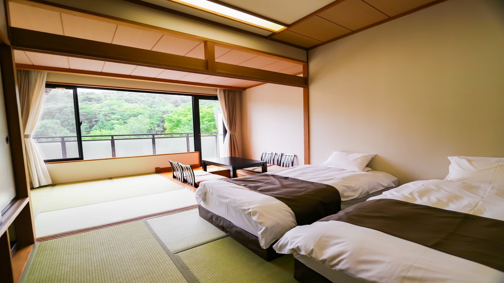 [ปลอดบุหรี่] ห้องพักแบบญี่ปุ่นและตะวันตก อาคารฝั่งตะวันตก เสื่อทาทามิ 10 ผืน + เสื่อทาทามิ 4.5 ผืนแฝด (มีอ่างอาบน้ำและห้องสุขา)