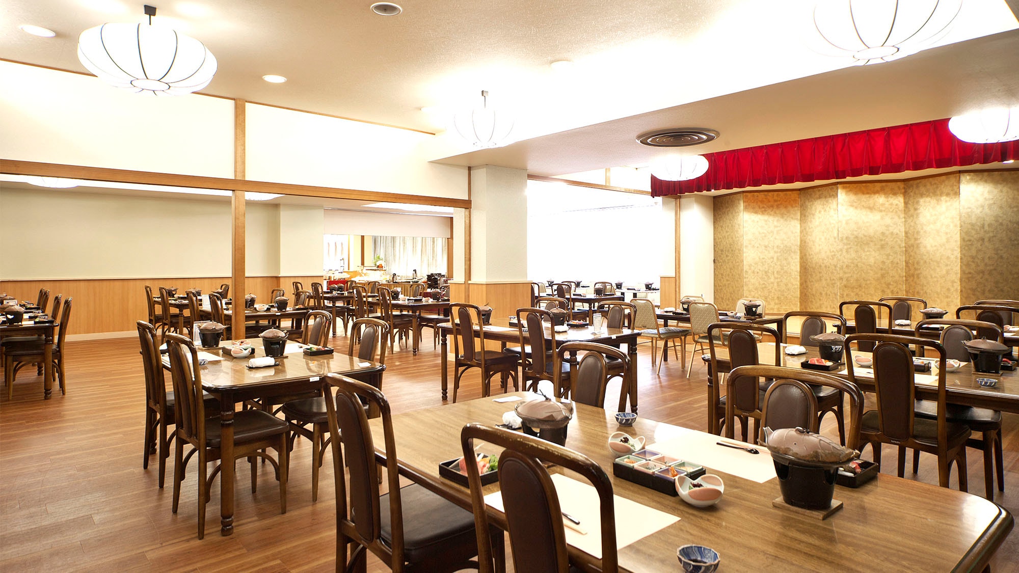 ・ [Restaurant] Enjoy kaiseki cuisine using fresh local ingredients