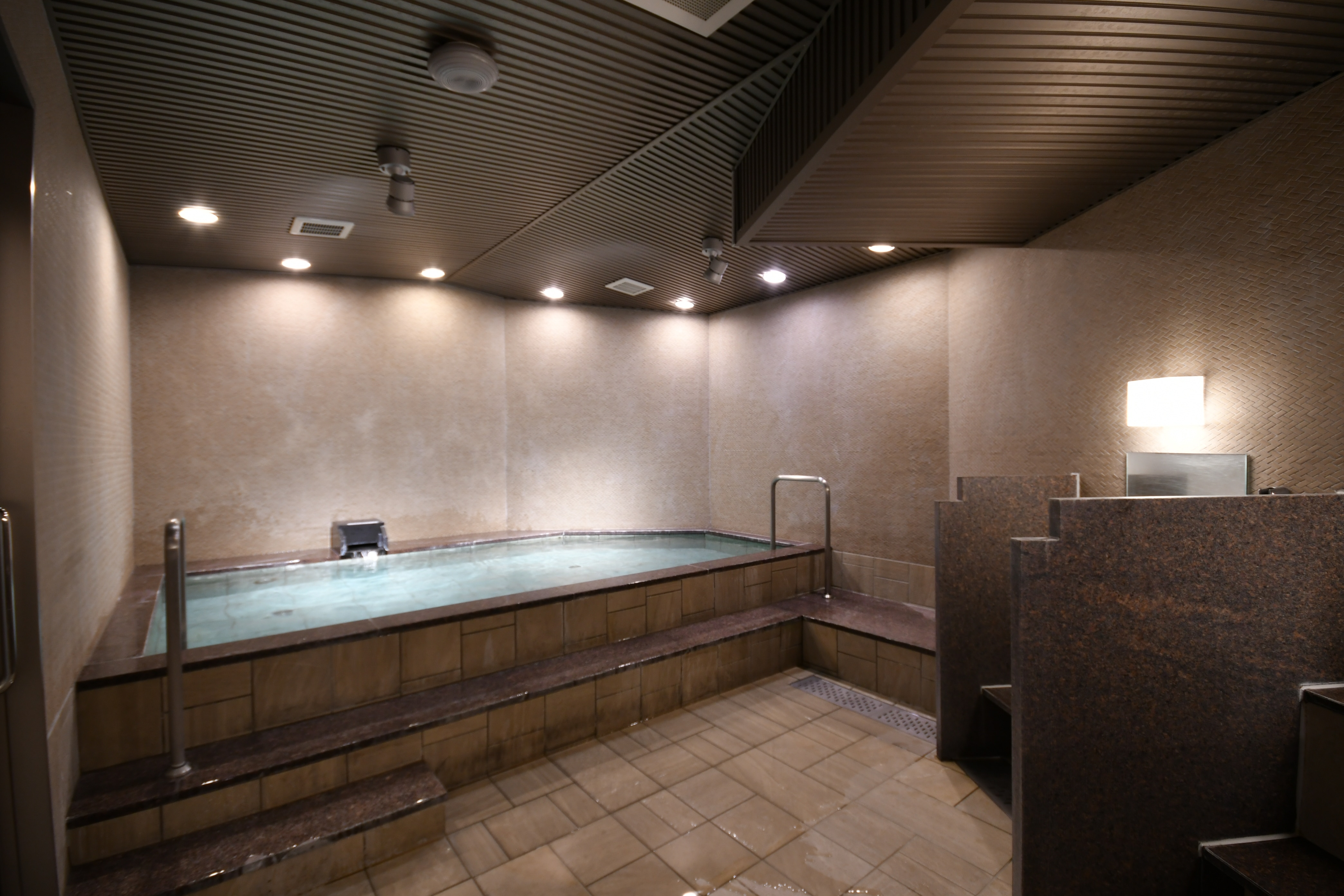Women's bath