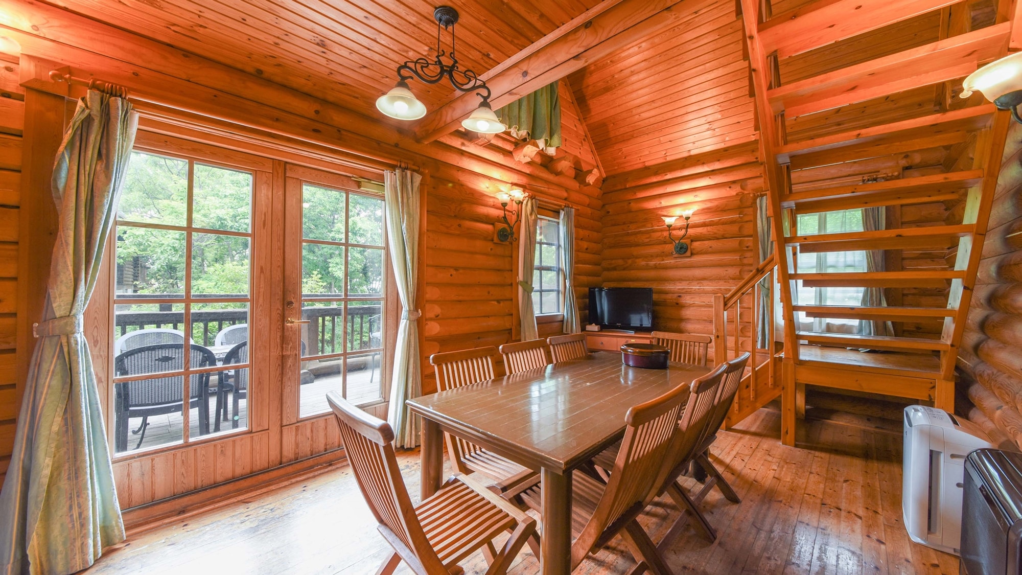 * [Room (log house)] Relax in the green! Stay in a log house imported from overseas for private use