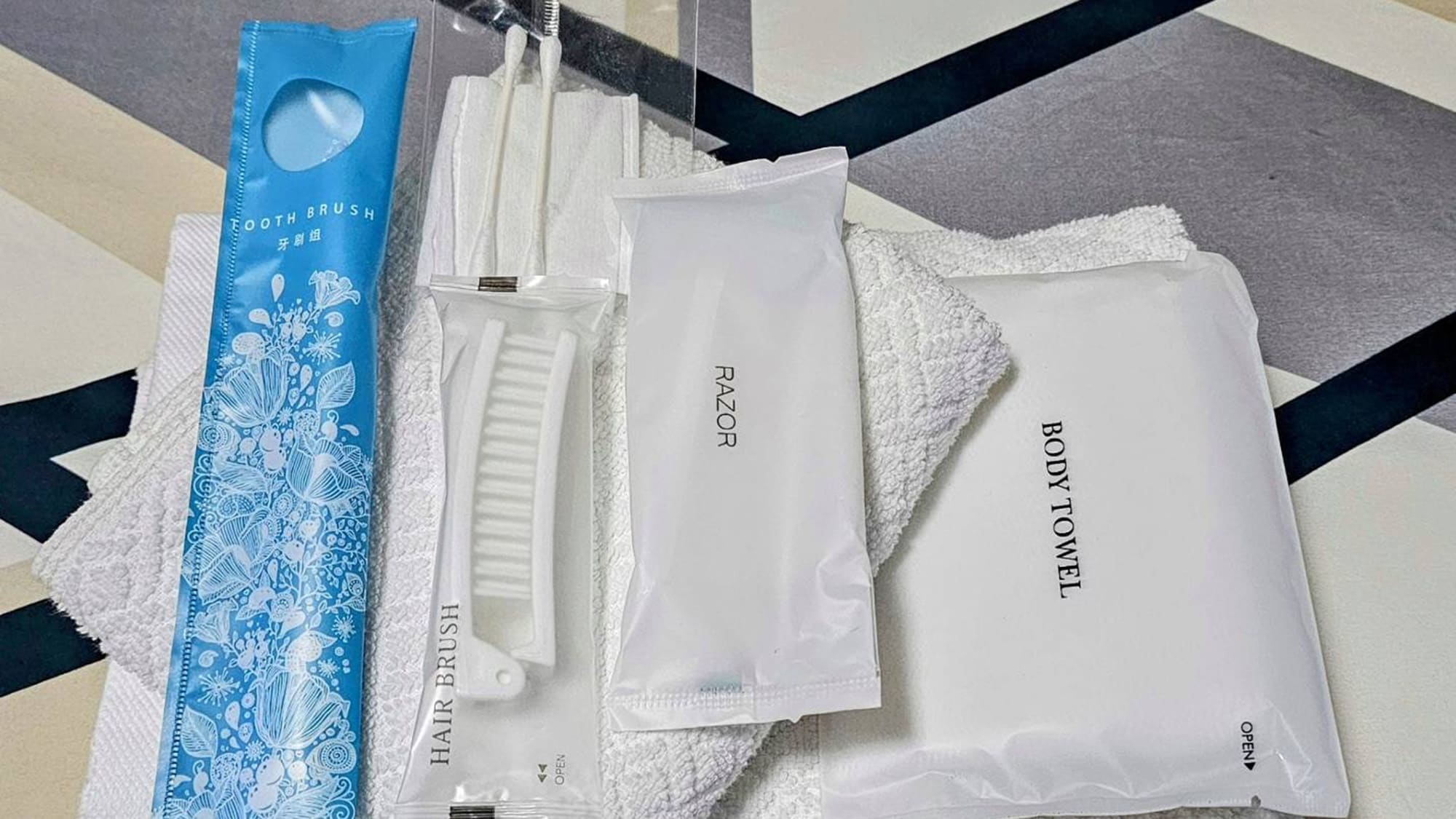 ・[Amenities] Towels, toothbrush sets, etc. are provided.