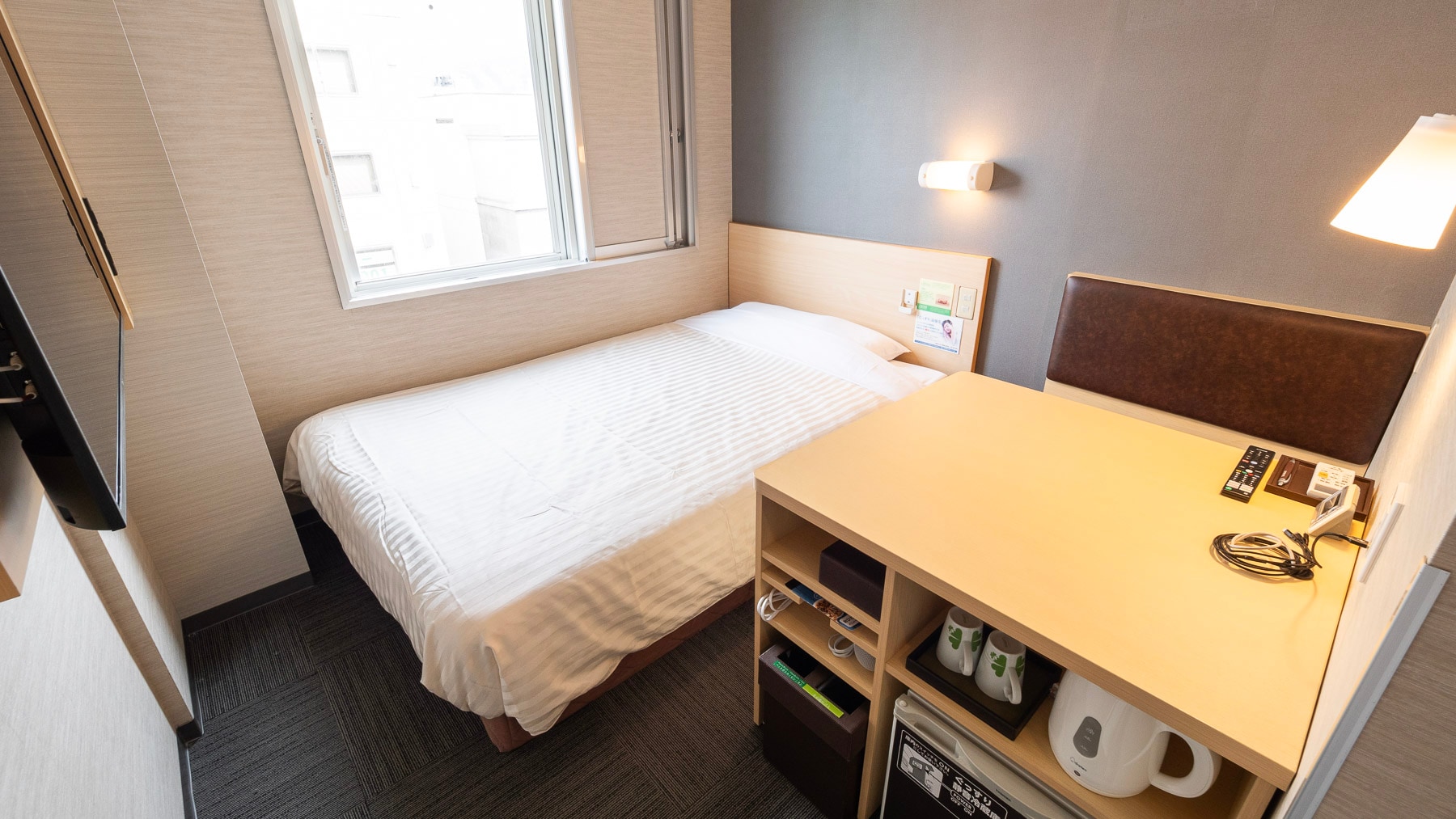 [Extra Room] 140cm semi-double bed + spacious desk