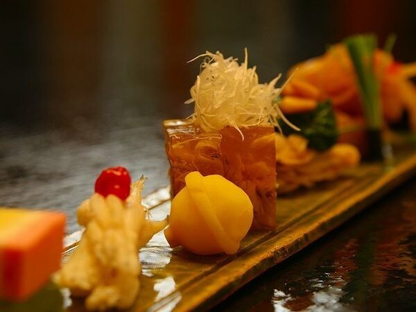 Itamae will cook the food with all your heart.