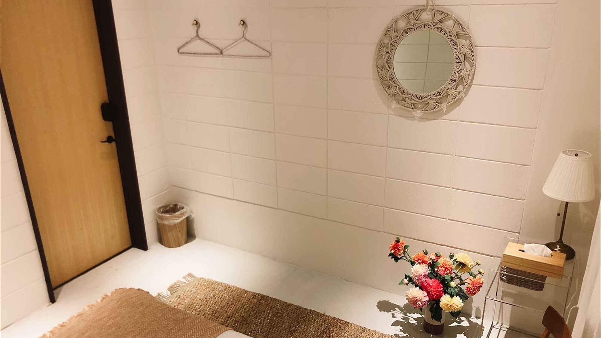 [SHiMA SHO-Ne] This is a private room with a double bed. Maximum capacity is 2 people.