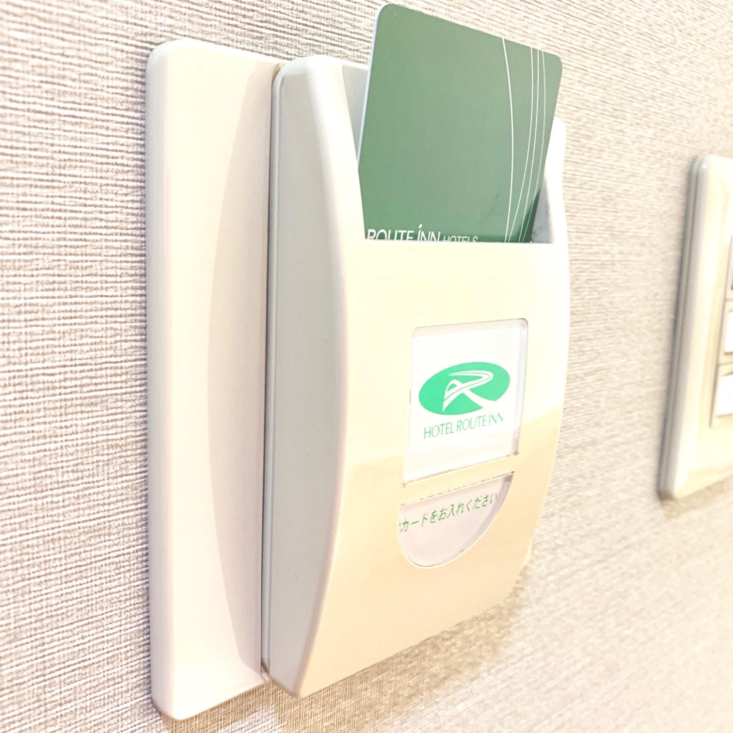 ◆The power in your room will be turned on when you insert your room key. ◆