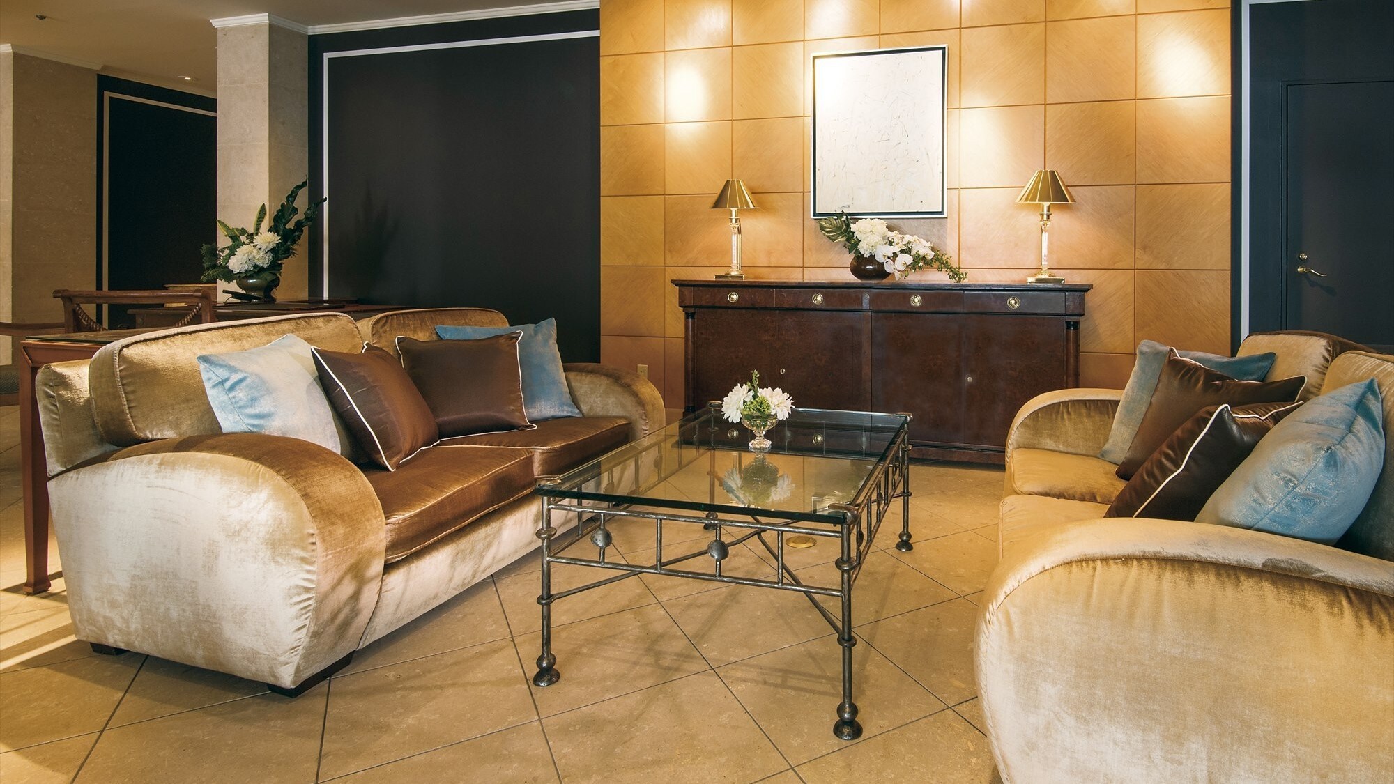 ◆Lobby | We look forward to welcoming you and providing you with hospitality that reflects the seasons.