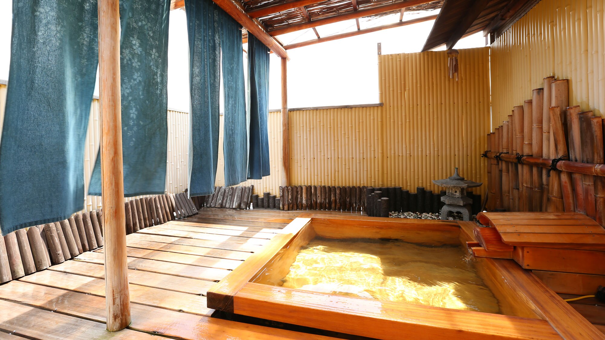 ■6th floor private open-air bath - Feel the pleasant breeze