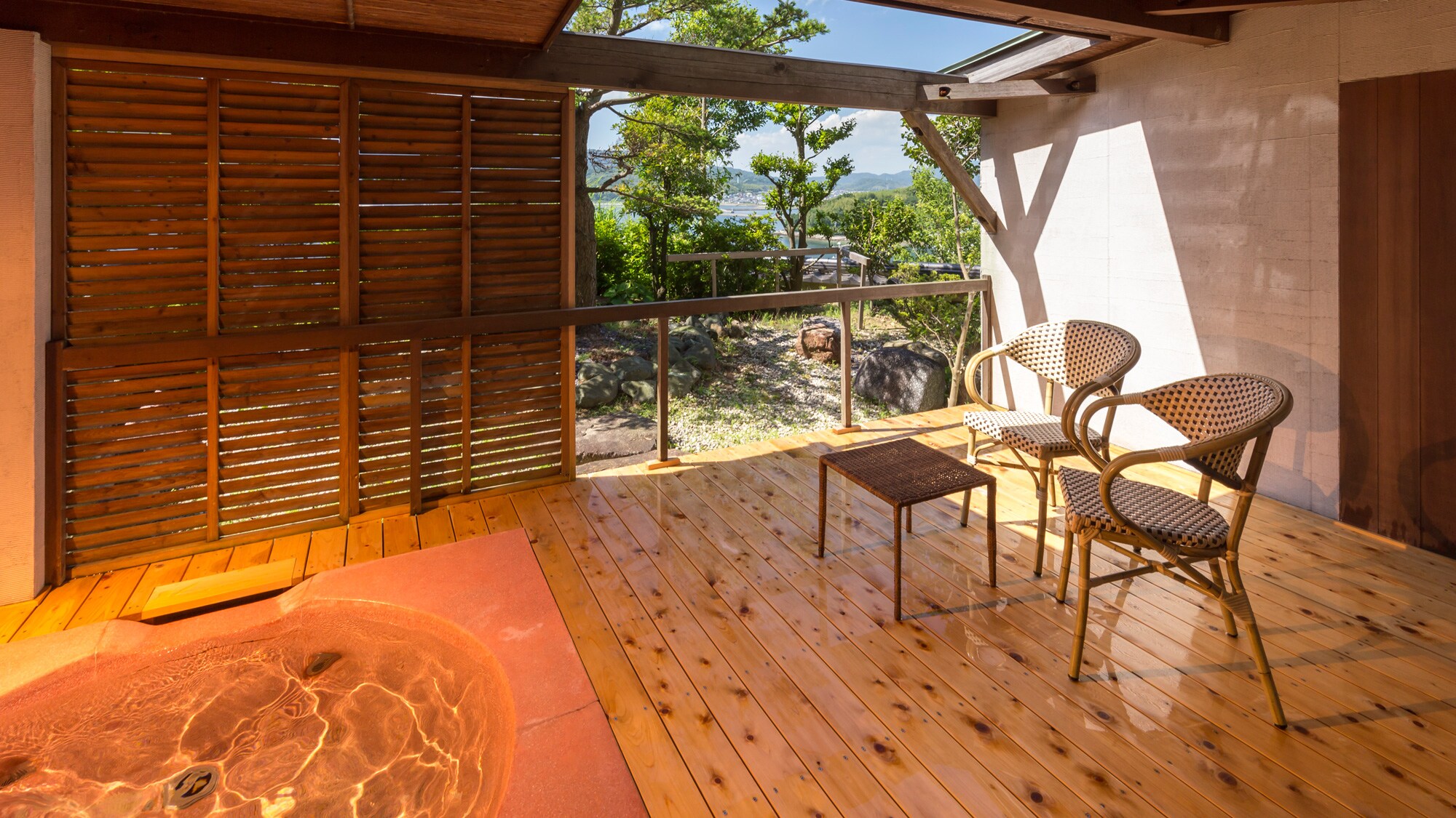 Guest room with open-air bath "Hagoromo"
