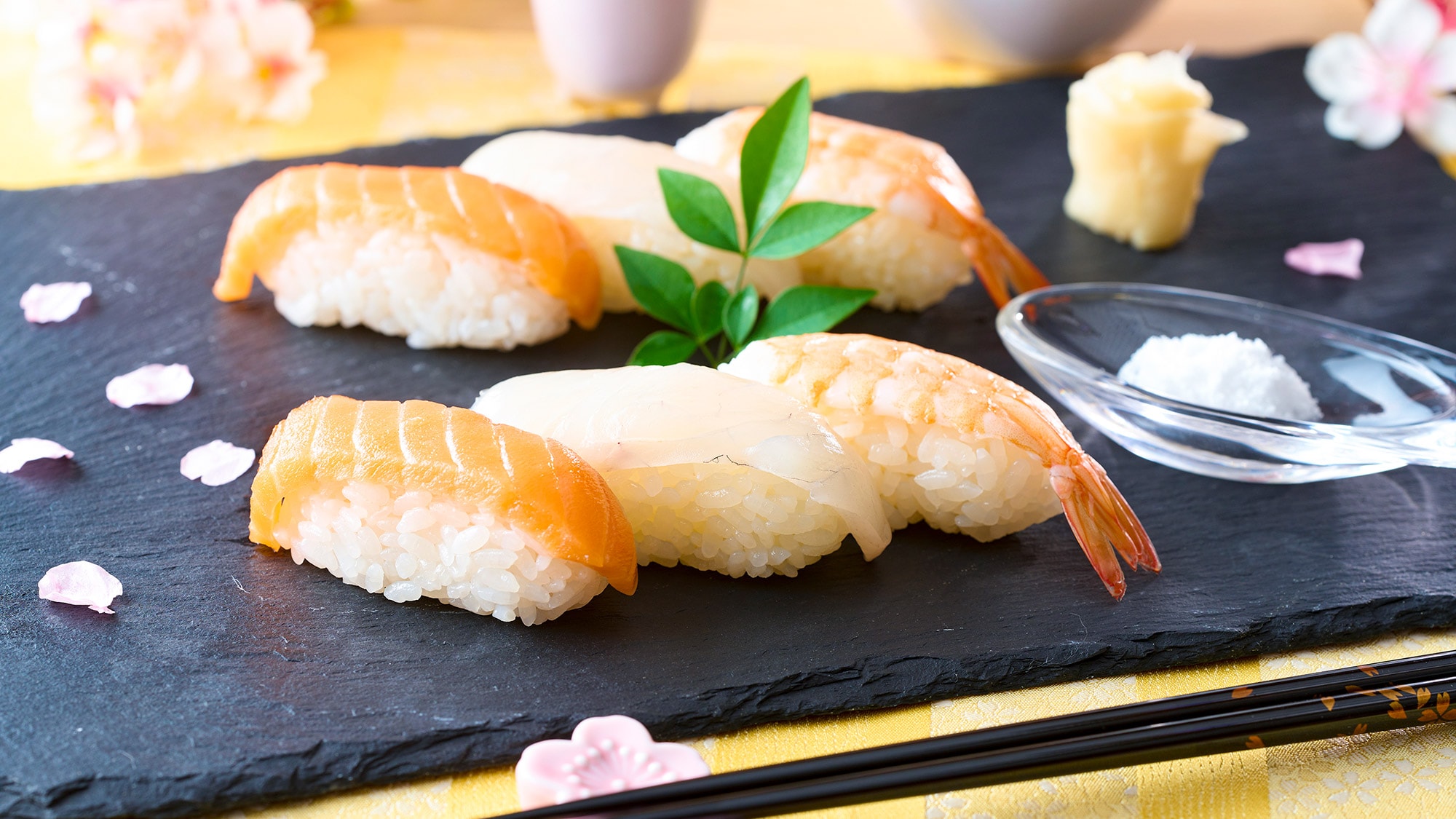 Món sushi nigiri ăn thỏa thích được mọi người ở mọi lứa tuổi ưa chuộng.