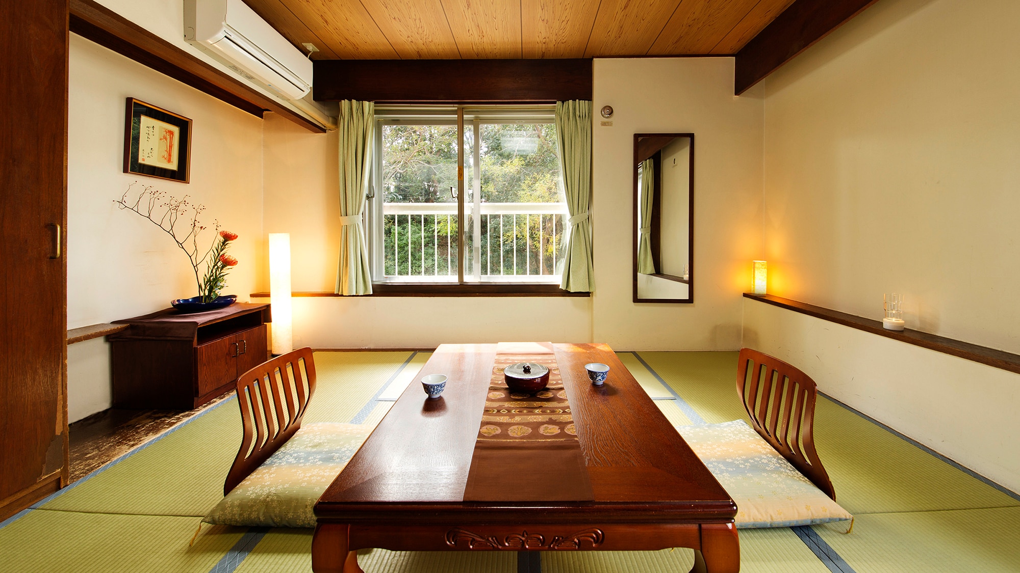 ■ Japanese-style room 8 tatami mats ■ Optimal size for couples and families ☆