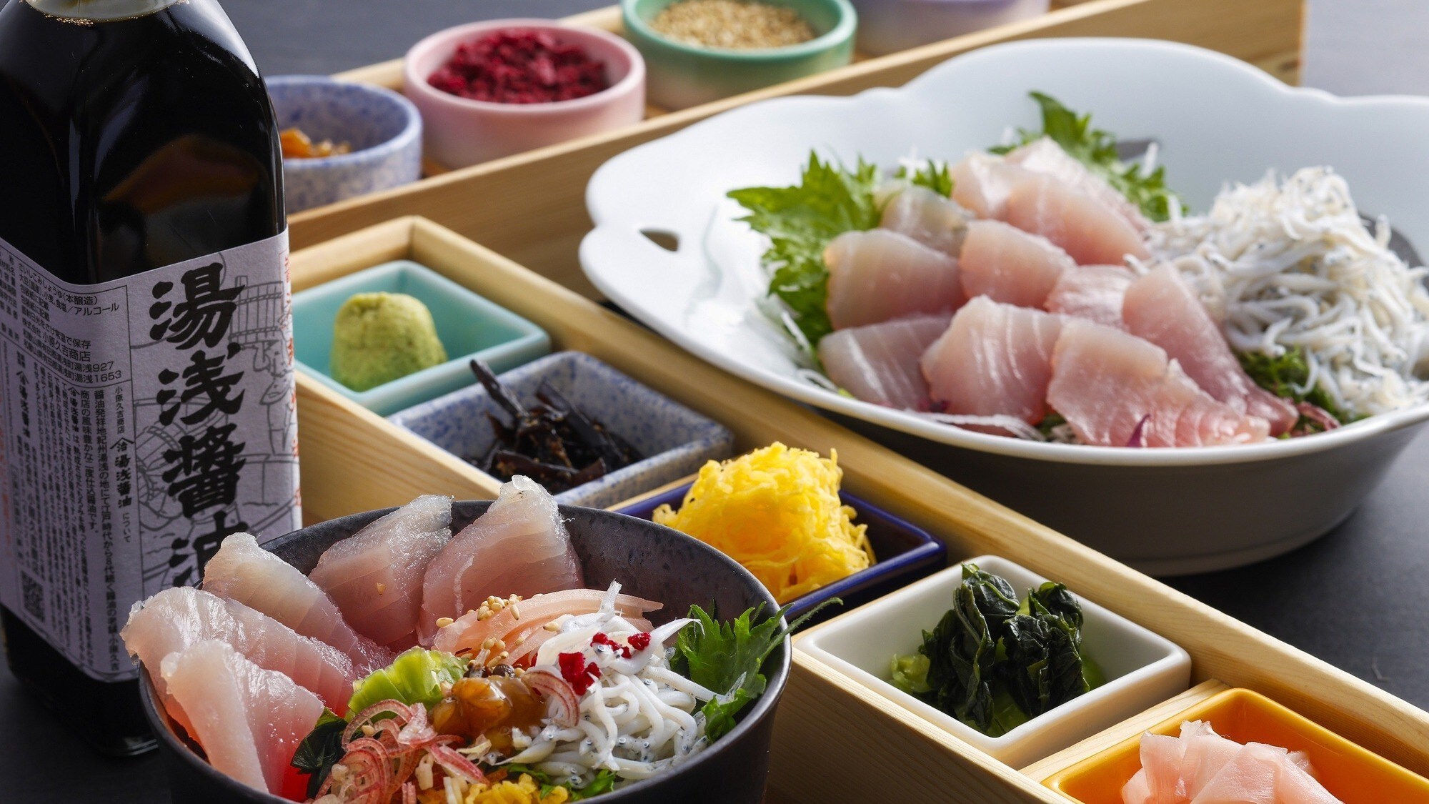 Kishu whitebait and tuna agara rice [rice bowl topped with local ingredients] (example of breakfast buffet)