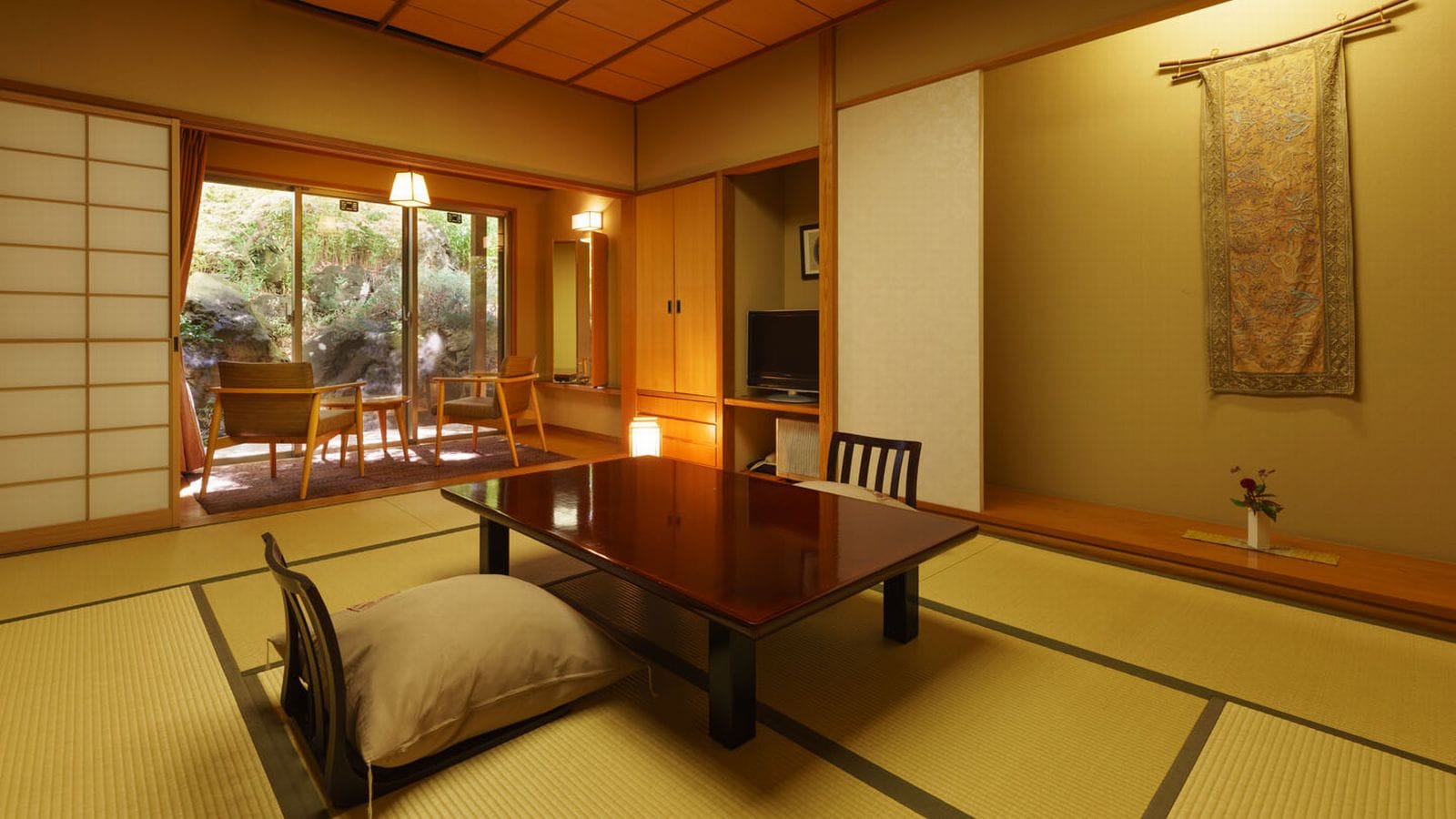 ■ Free-flowing from private source ■ Guest room with open-air bath [Peony] Non-smoking