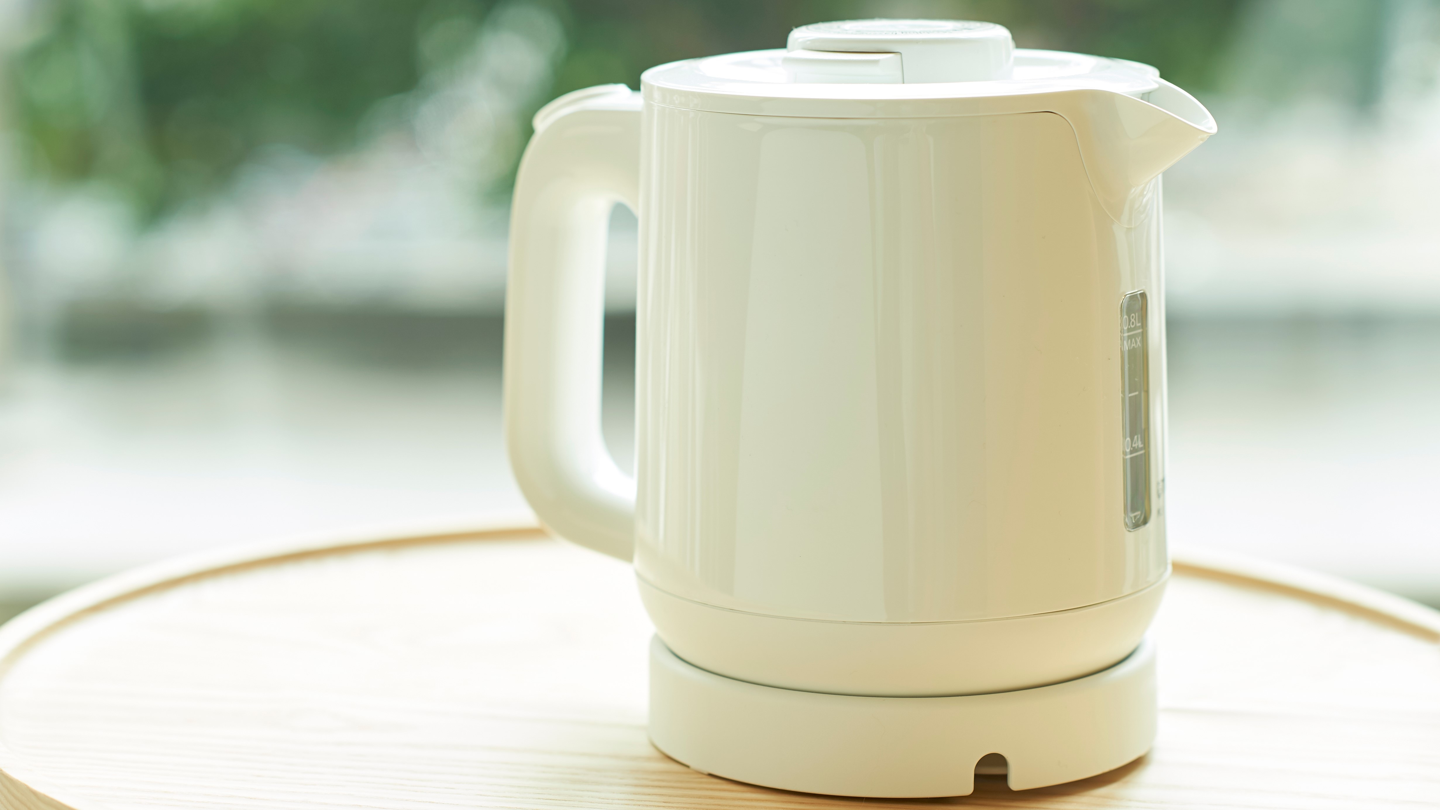 [In-room equipment] Electric kettle
