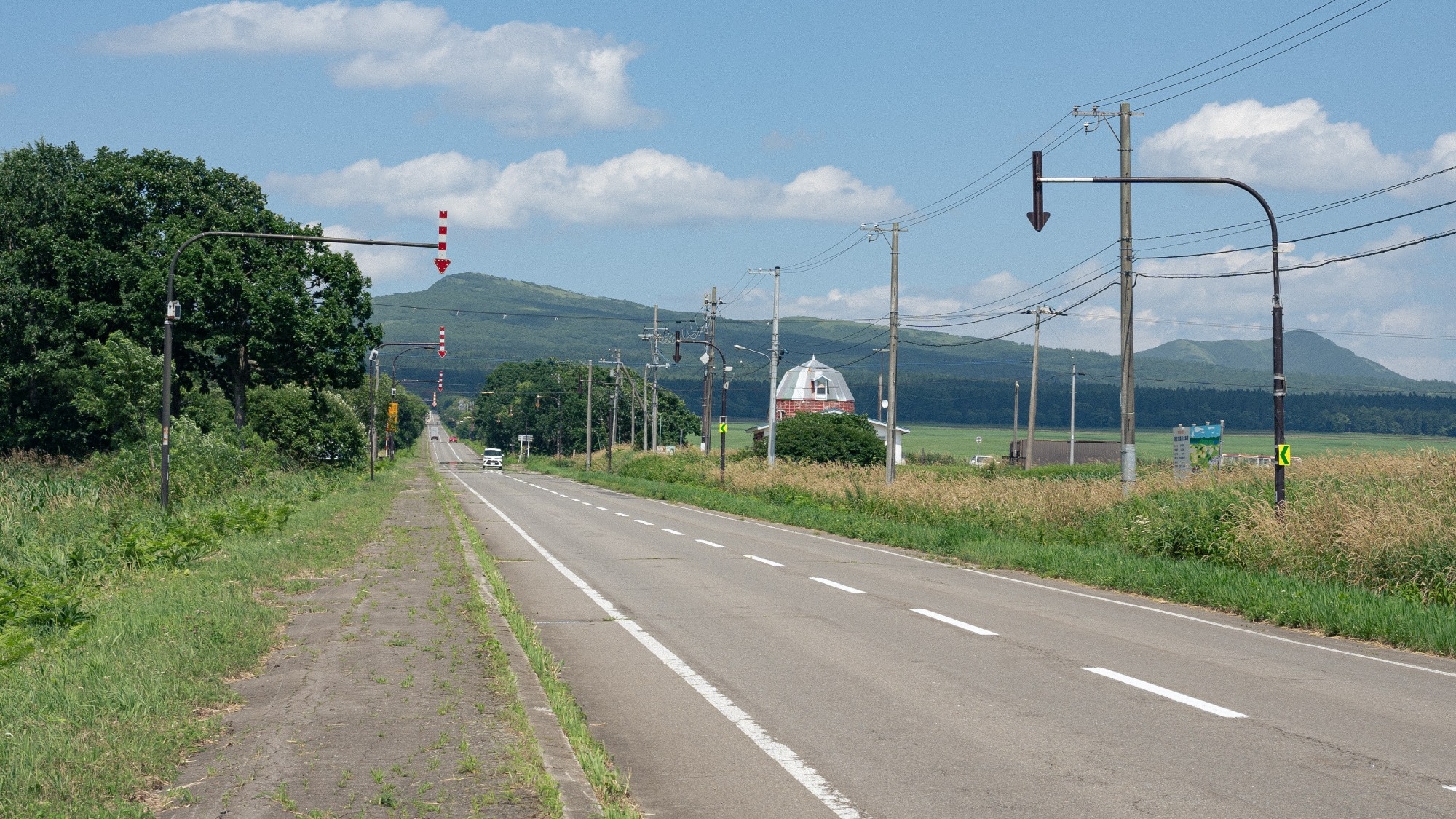 Surrounding scenery: Spring to Summer