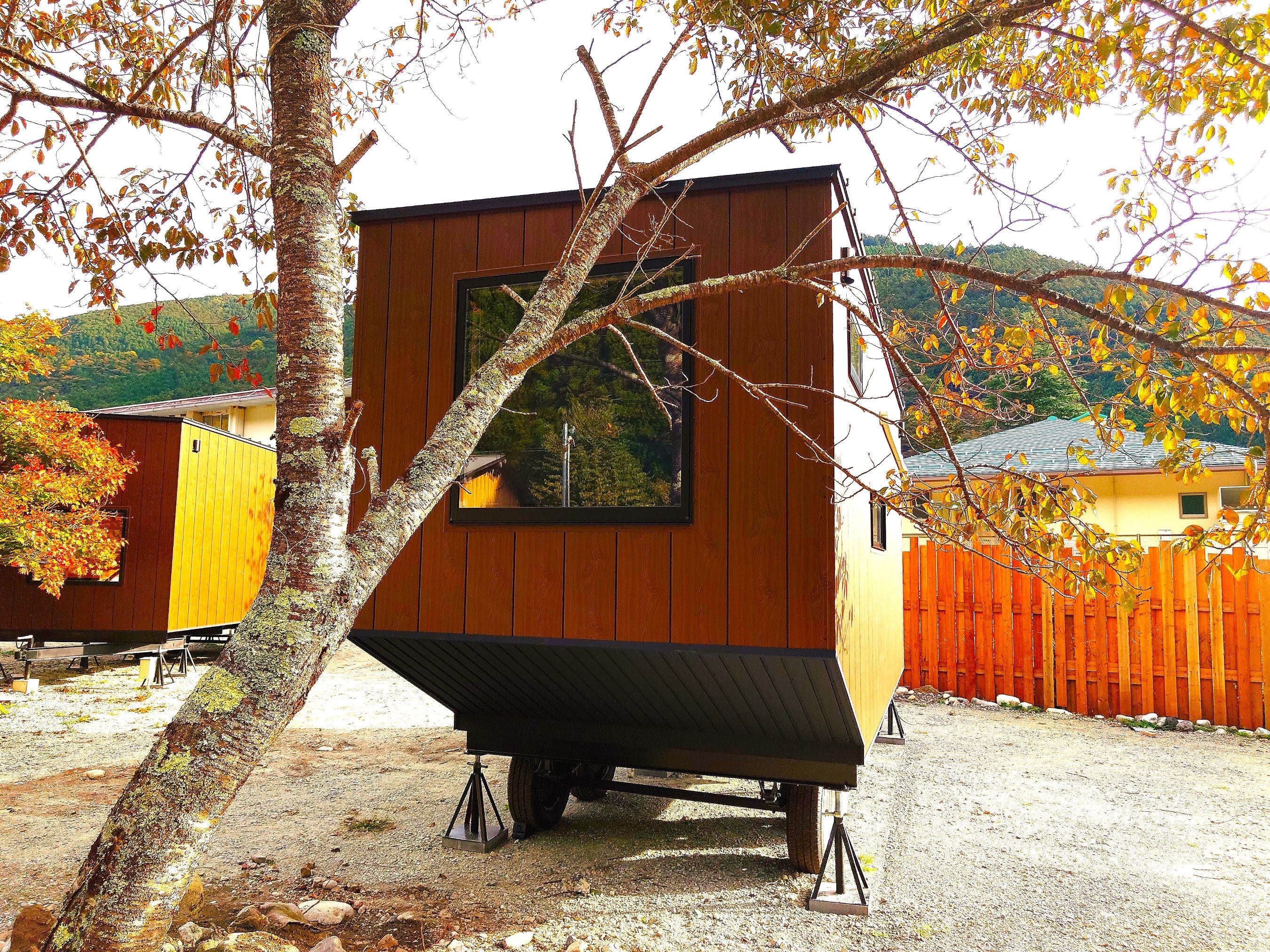 Trailer front