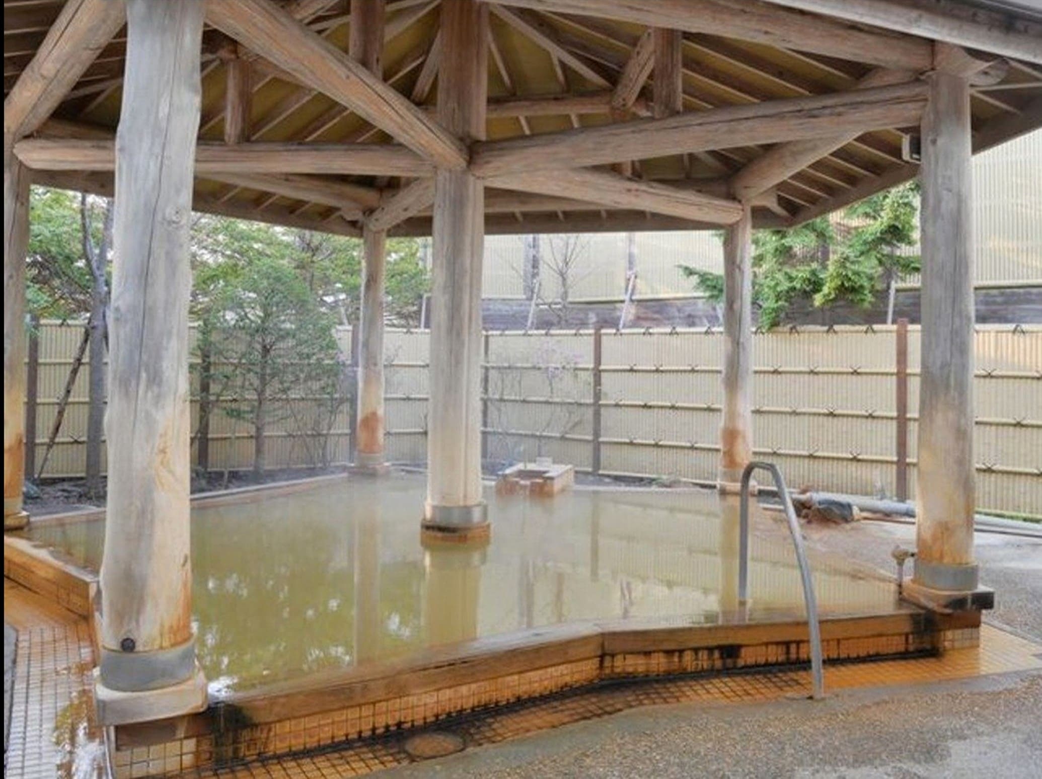 [Yachigashira Onsen] 5 minutes by car