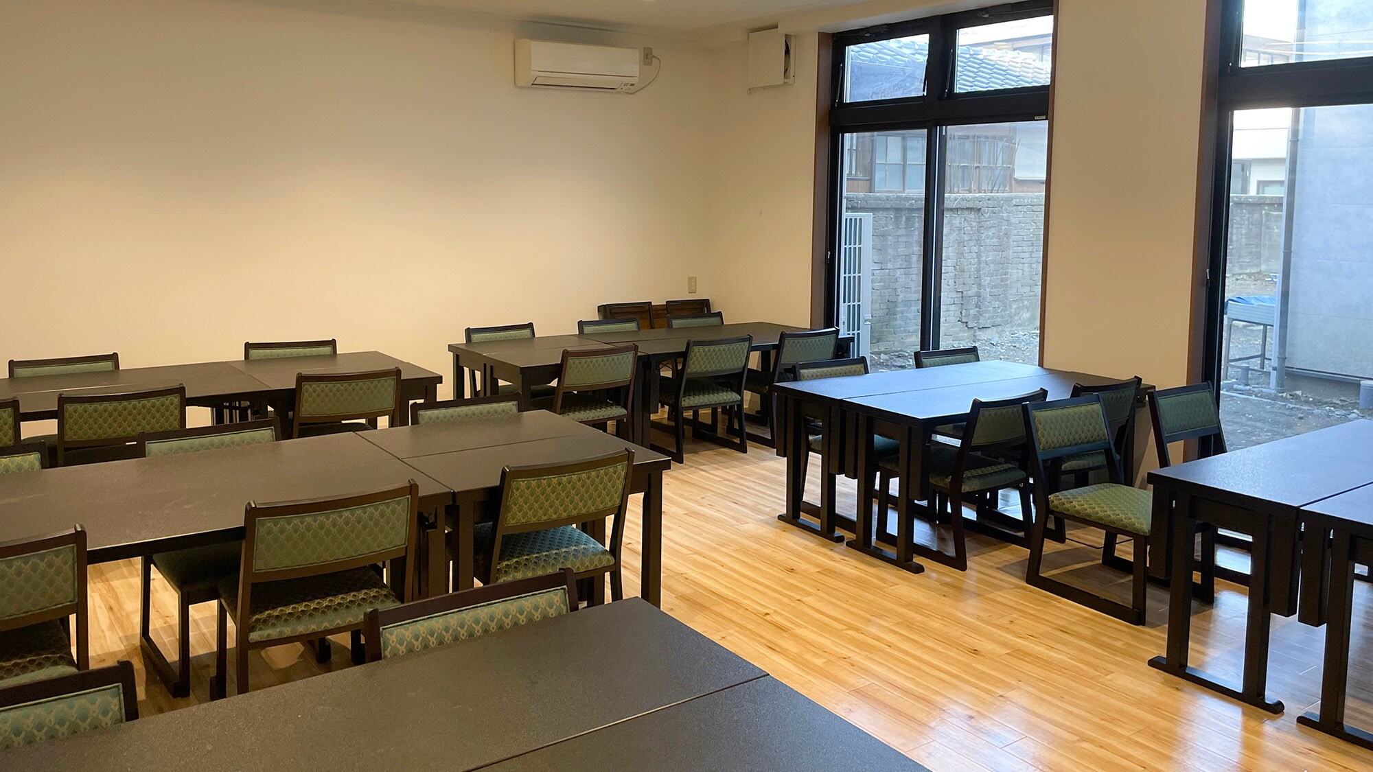 ・<รับประทานอาหาร> เพลิดเพลินกับมื้ออาหารที่ปรุงโดยเชฟของเราโดยเฉพาะ