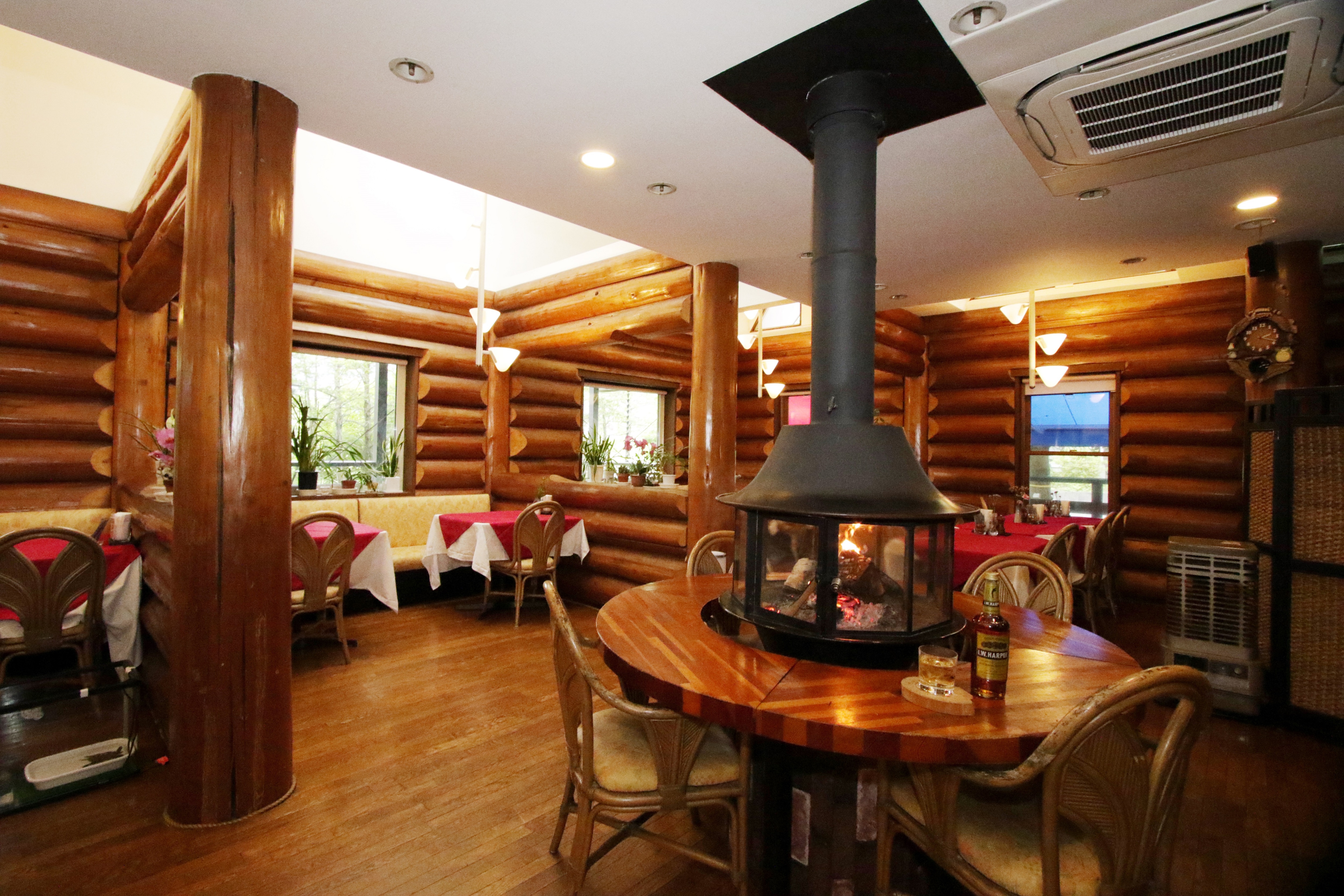 Log restaurant